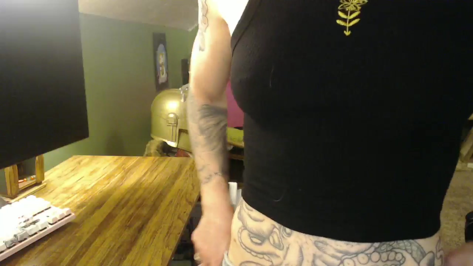 Gallery image thumbnail from AstraeaSiren's myfreecams stream on, 02/13/2025, 06:24 image 15 of 20