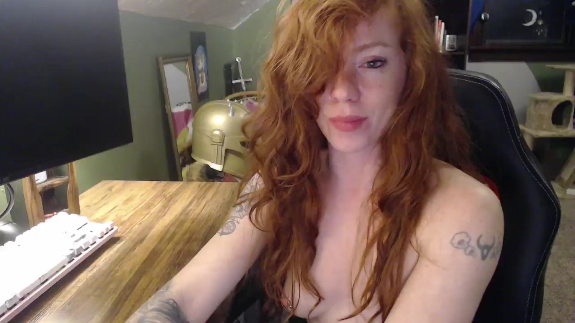 Gallery image thumbnail from AstraeaSiren's myfreecams stream on, 03/13/2025, 07:27 image 2 of 20