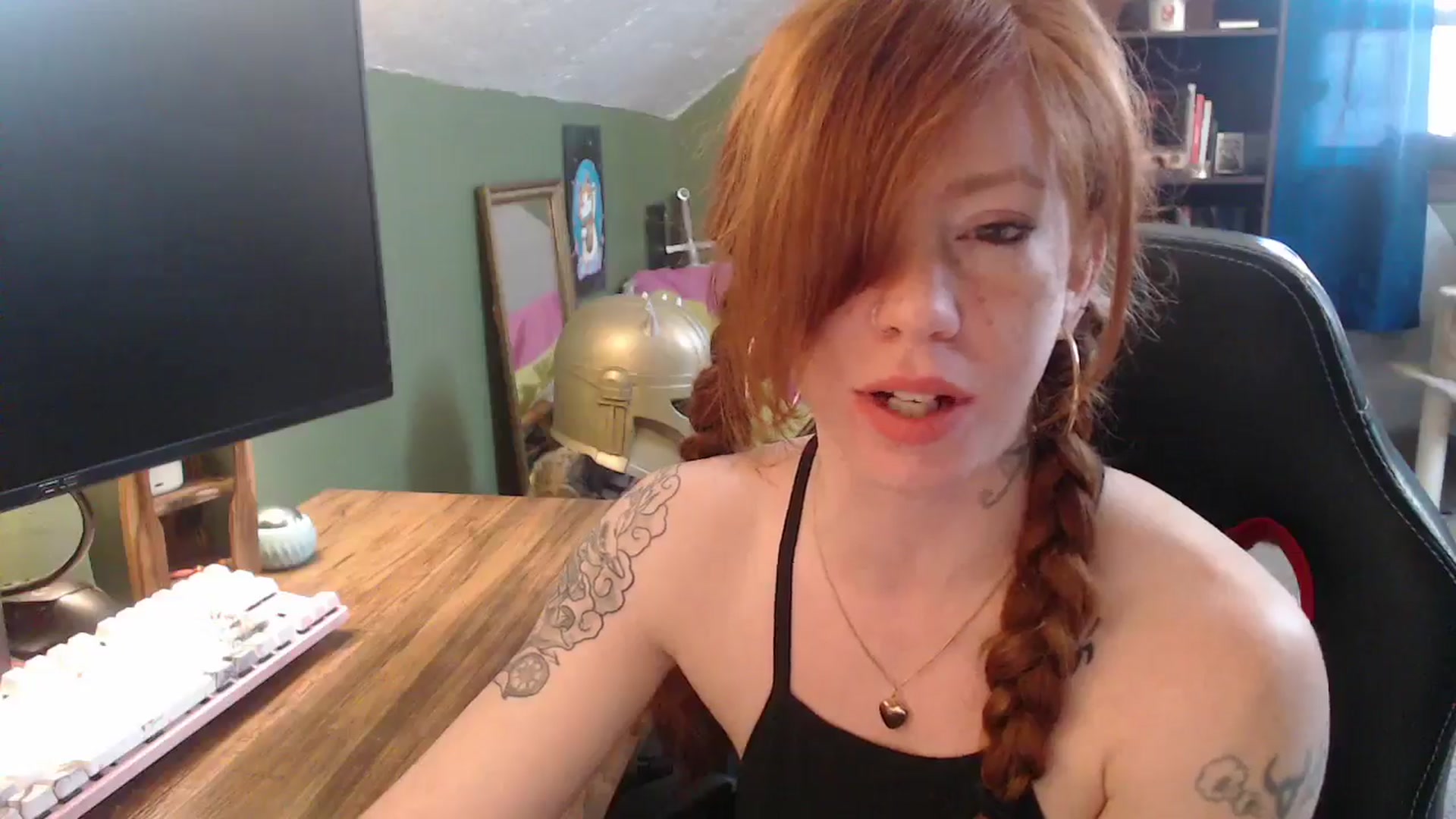 Gallery image thumbnail from AstraeaSiren's myfreecams stream on, 03/14/2025, 21:19 image 2 of 20
