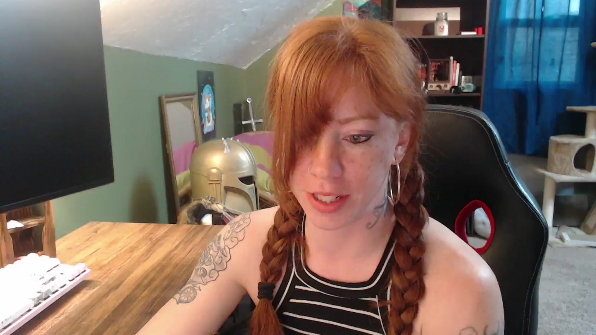 Gallery image thumbnail from AstraeaSiren's myfreecams stream on, 03/28/2025, 19:25 image 17 of 20