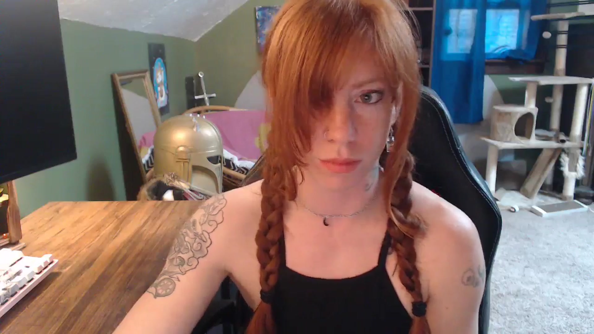 Gallery image thumbnail from AstraeaSiren's myfreecams stream on, 04/18/2025, 18:43 image 3 of 20
