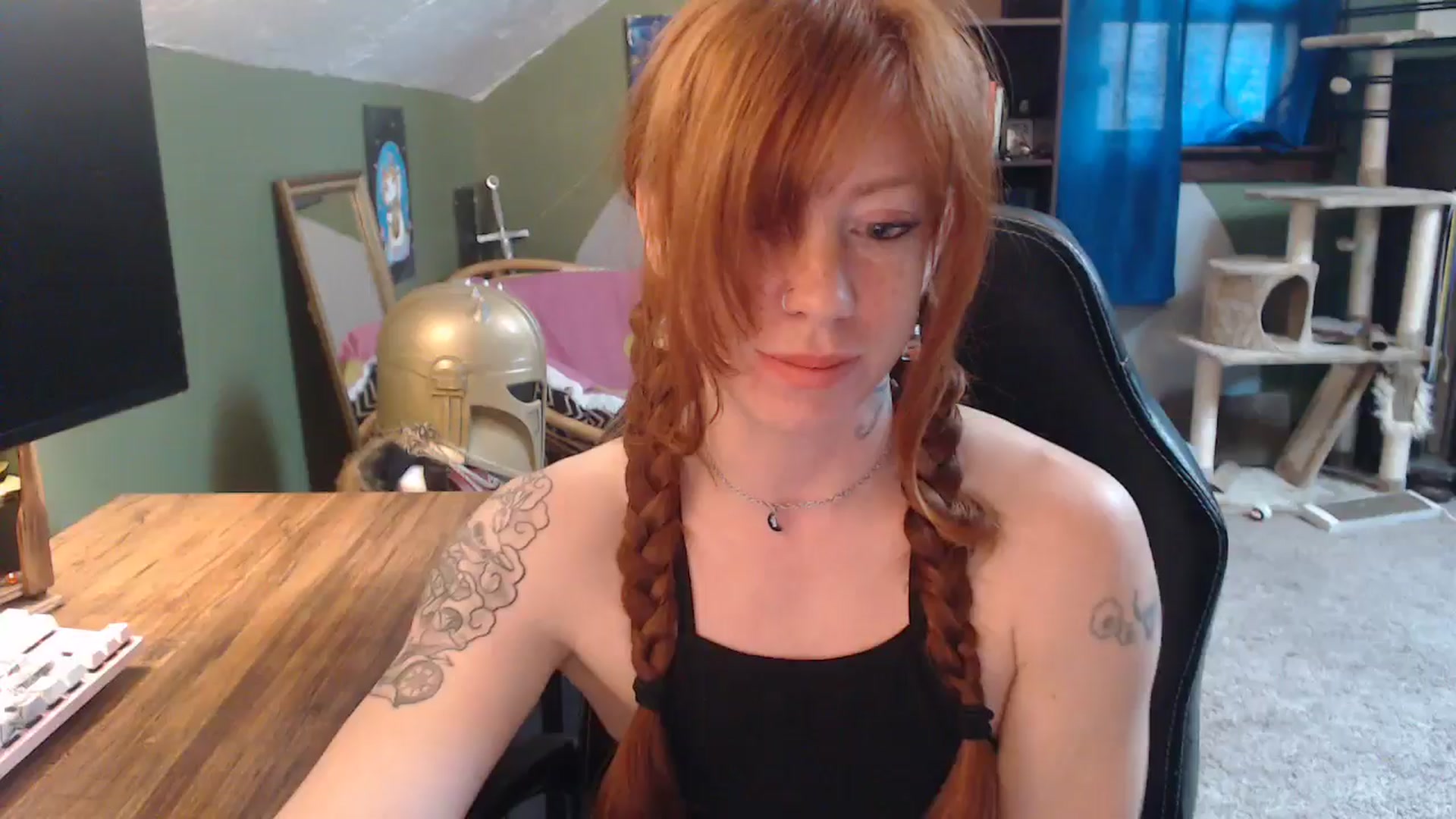 Gallery image thumbnail from AstraeaSiren's myfreecams stream on, 04/18/2025, 18:43 image 6 of 20