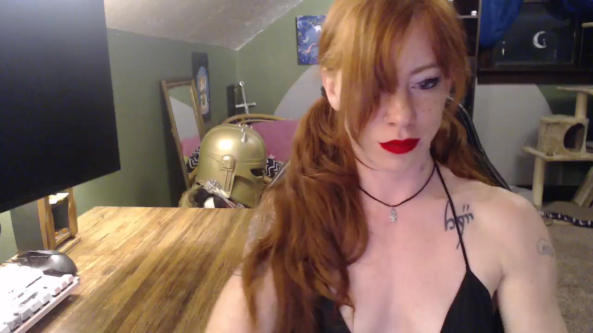Gallery image thumbnail from AstraeaSiren's myfreecams stream on, 04/30/2025, 07:05 image 4 of 20