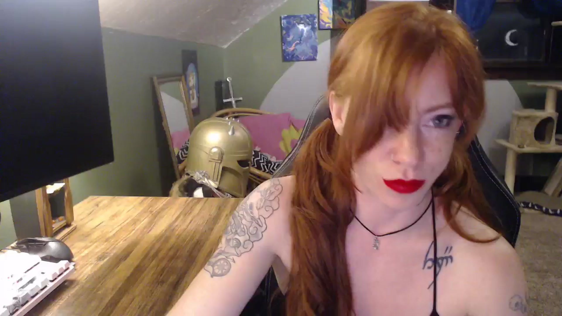 Gallery image thumbnail from AstraeaSiren's myfreecams stream on, 04/30/2025, 07:05 image 14 of 20