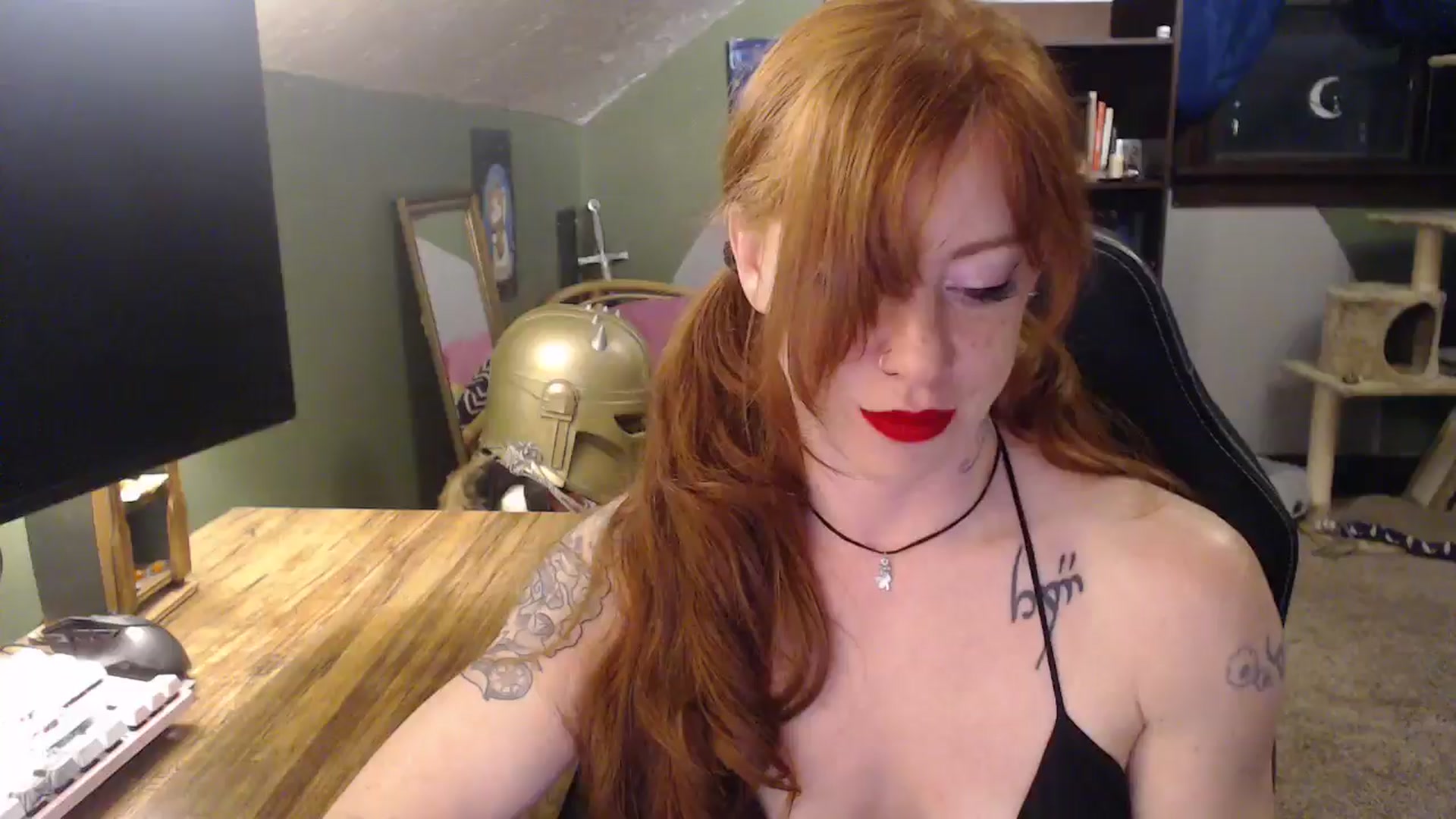 Gallery image thumbnail from AstraeaSiren's myfreecams stream on, 04/30/2025, 07:05 image 5 of 20