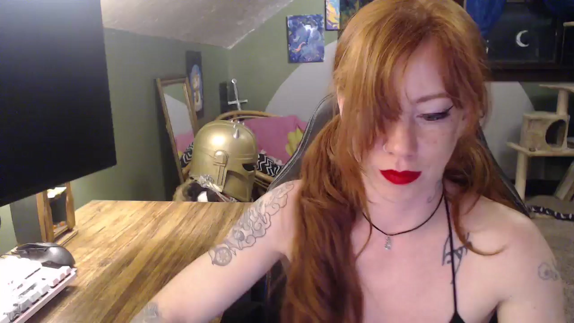 Gallery image thumbnail from AstraeaSiren's myfreecams stream on, 04/30/2025, 07:05 image 18 of 20