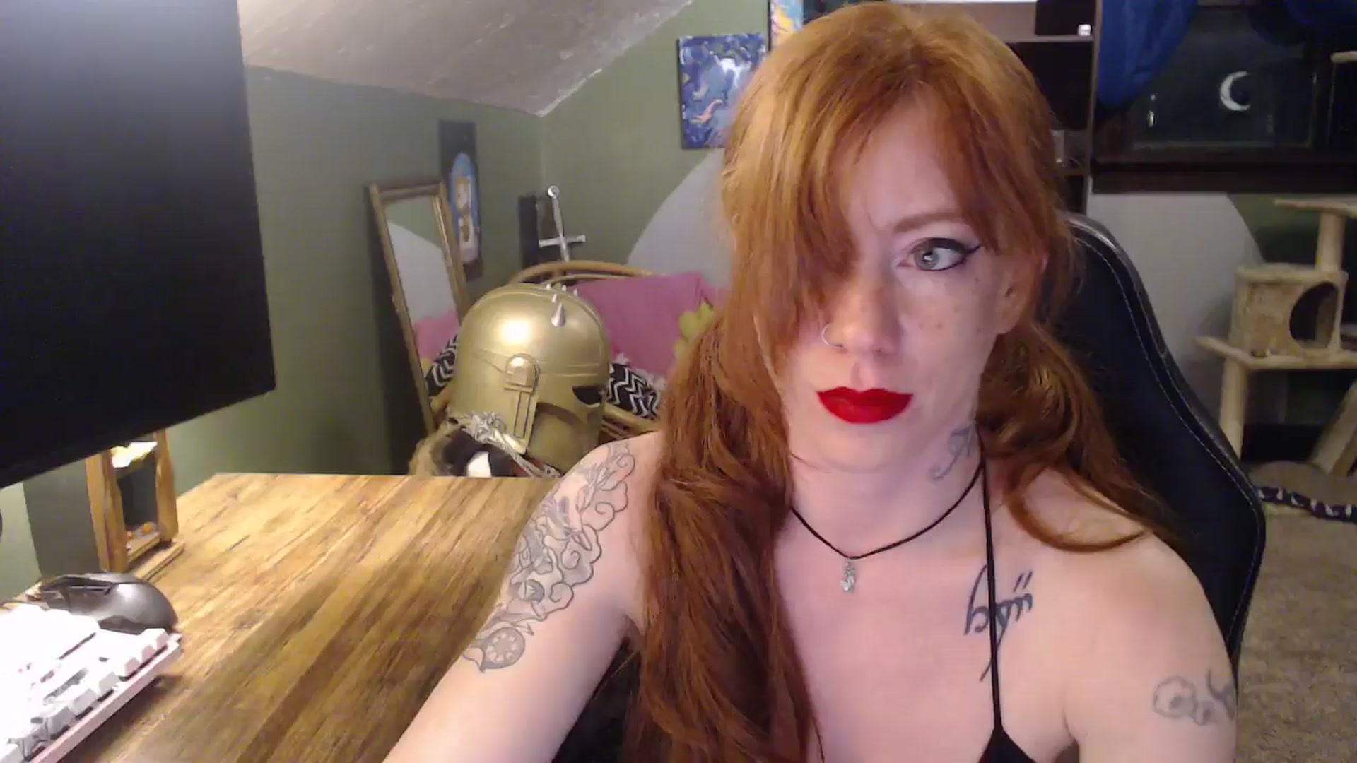 Gallery image thumbnail from AstraeaSiren's myfreecams stream on, 04/30/2025, 07:05 image 13 of 20