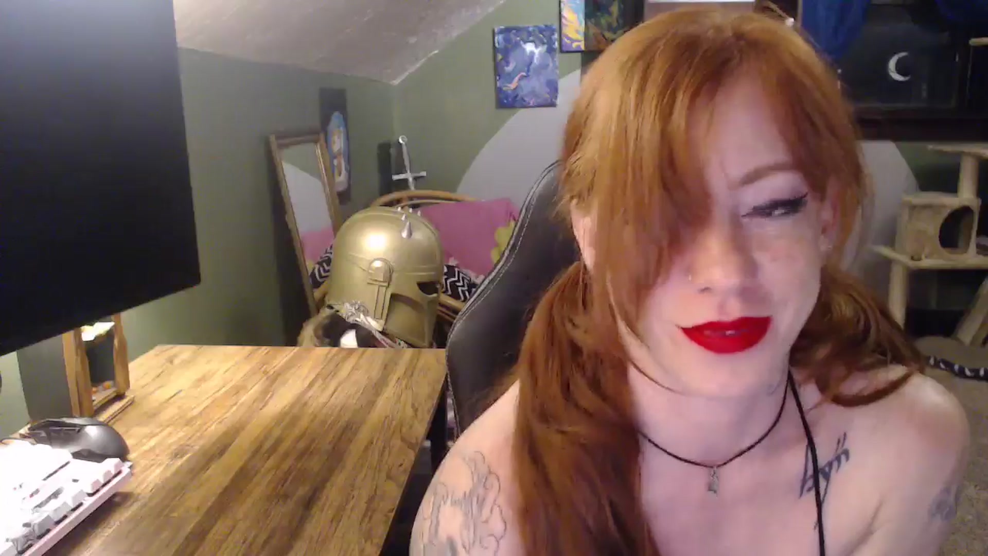 Gallery image thumbnail from AstraeaSiren's myfreecams stream on, 04/30/2025, 07:05 image 12 of 20