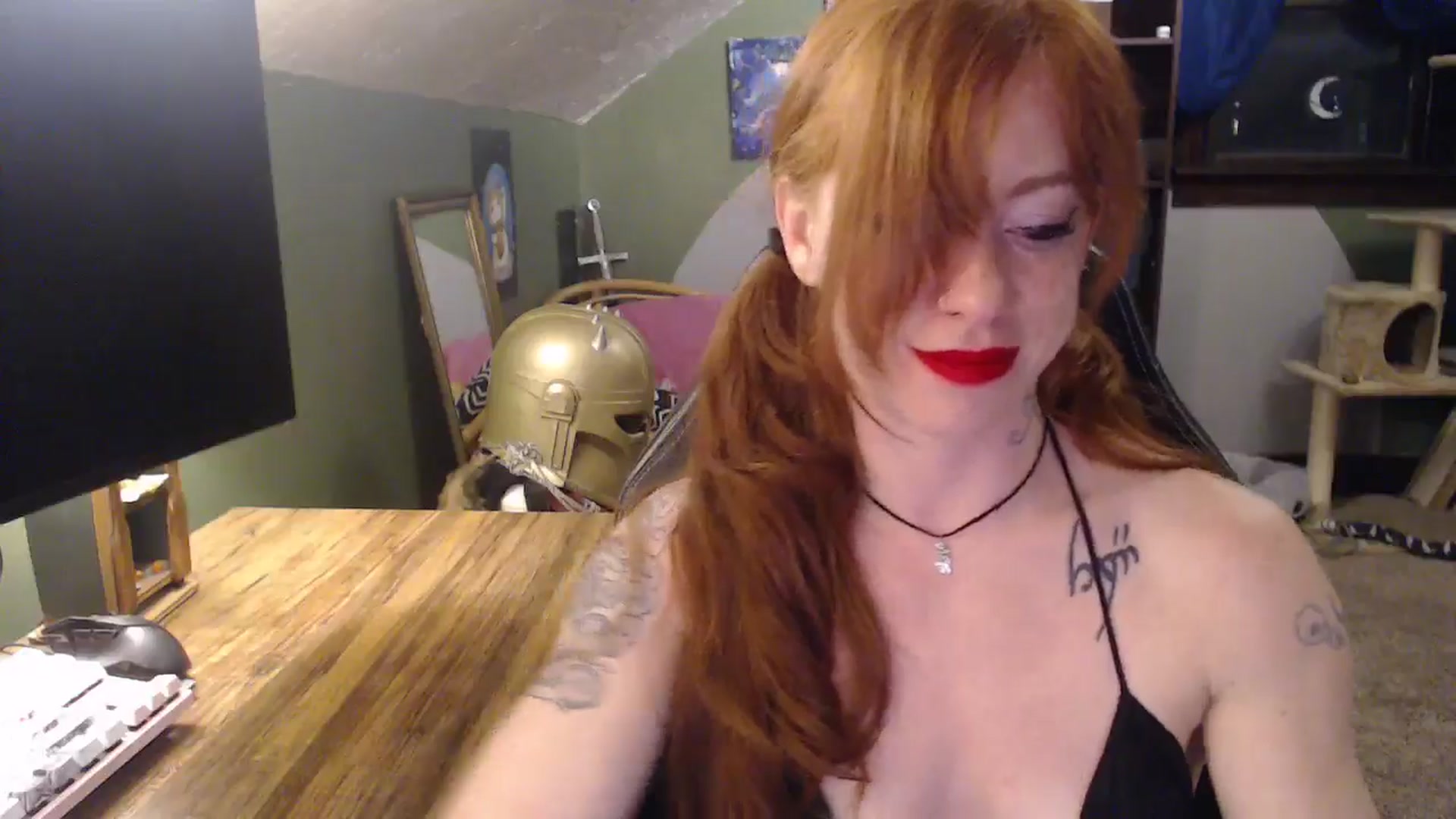 Gallery image thumbnail from AstraeaSiren's myfreecams stream on, 04/30/2025, 07:05 image 7 of 20