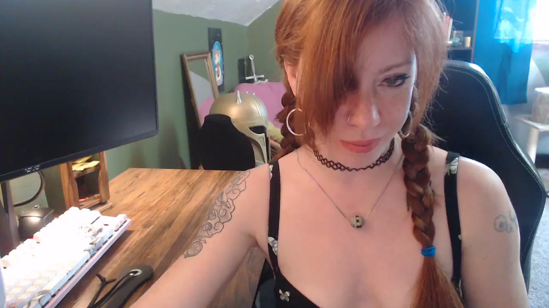 Gallery image thumbnail from AstraeaSiren's myfreecams stream on, 05/09/2025, 19:33 image 18 of 20