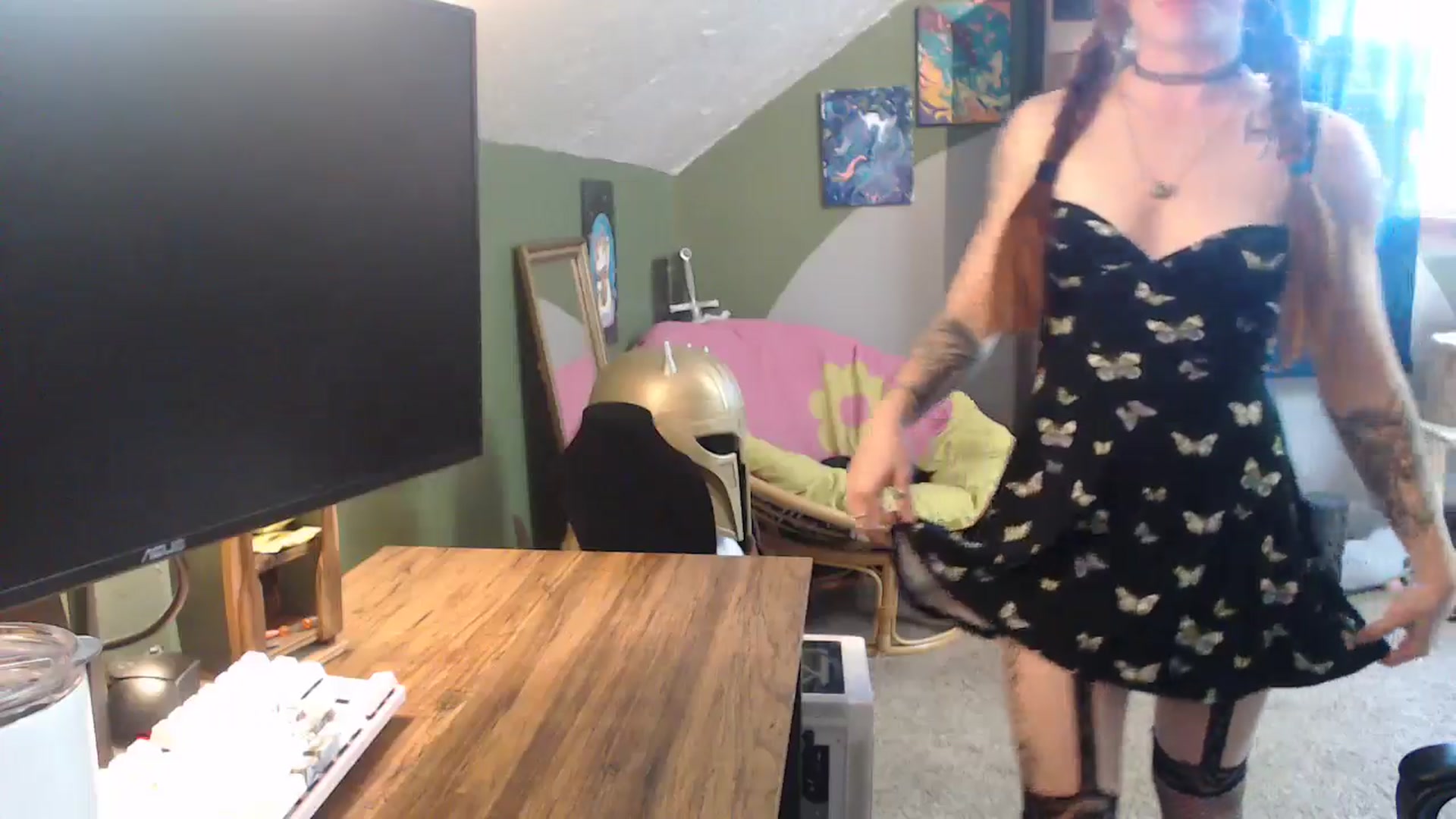 Gallery image thumbnail from AstraeaSiren's myfreecams stream on, 05/09/2025, 19:33 image 3 of 20
