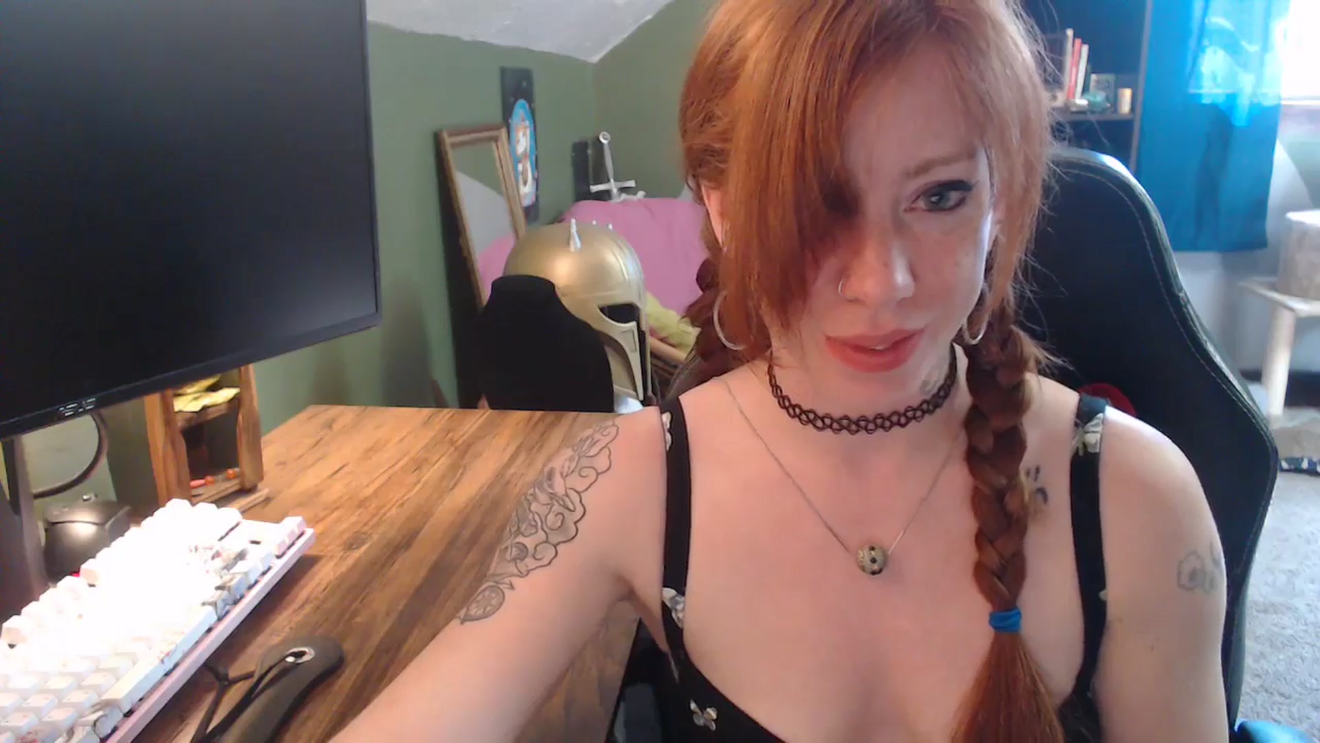Gallery image thumbnail from AstraeaSiren's myfreecams stream on, 05/09/2025, 19:33 image 19 of 20