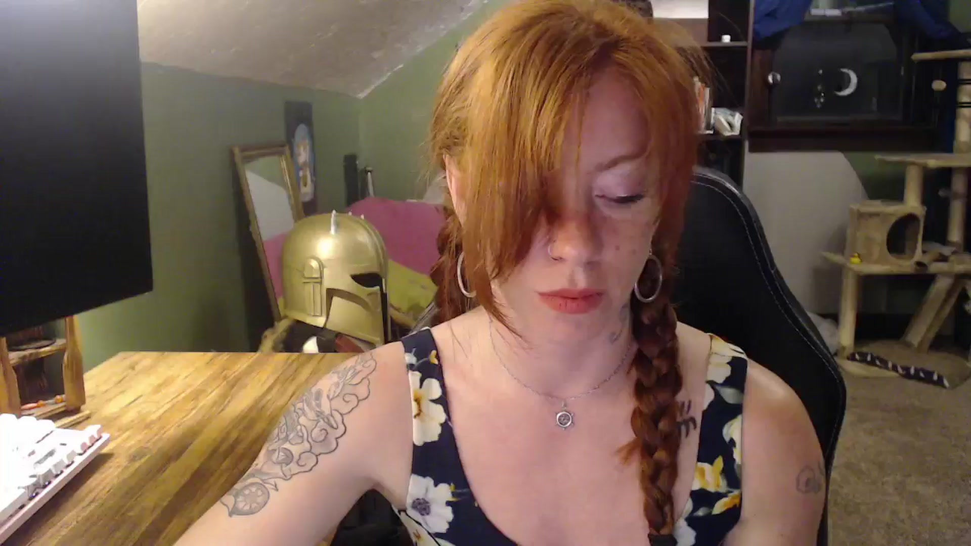 Gallery image thumbnail from AstraeaSiren's myfreecams stream on, 05/19/2025, 05:39 image 10 of 20