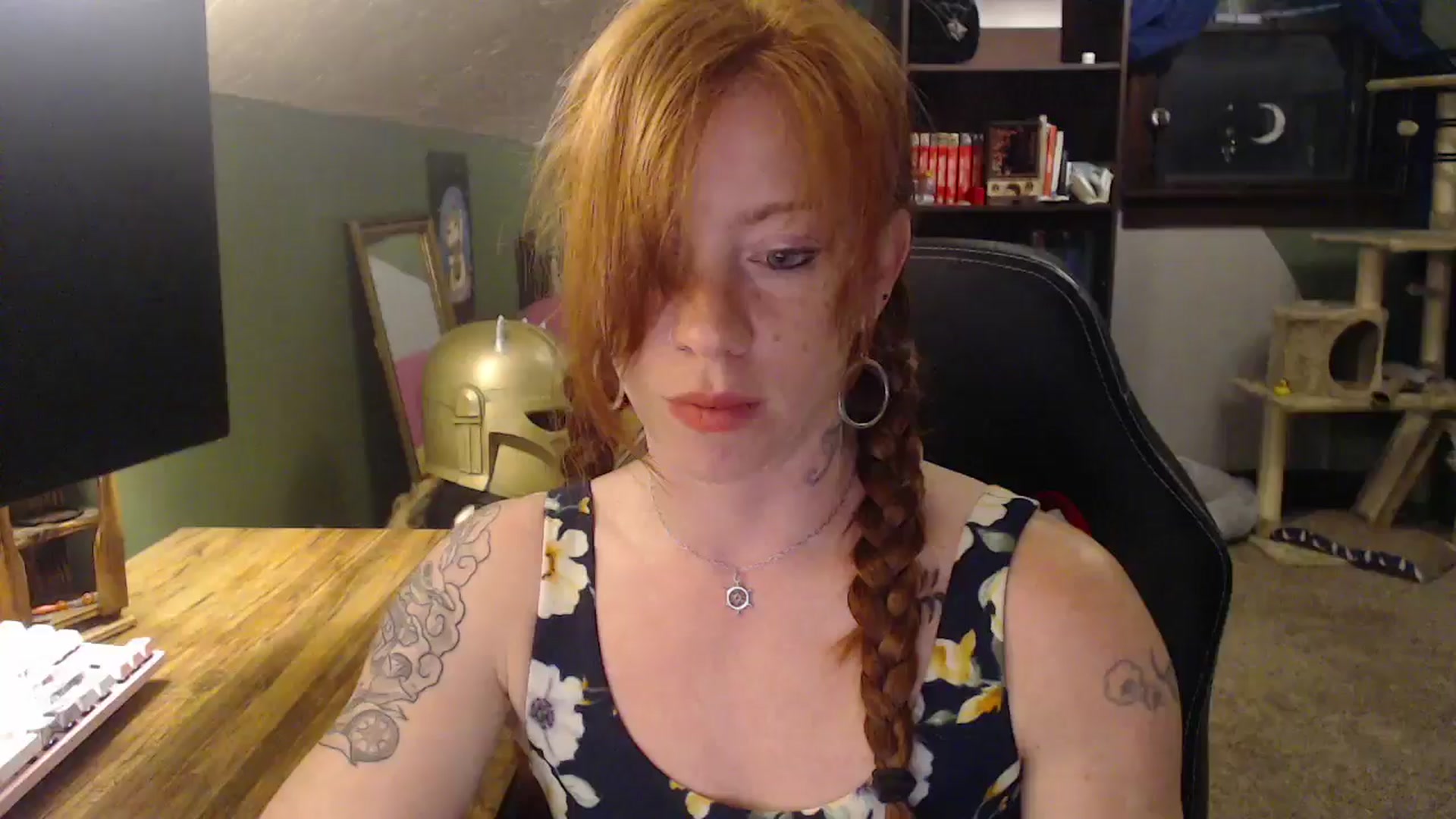 Gallery image thumbnail from AstraeaSiren's myfreecams stream on, 05/19/2025, 05:39 image 6 of 20