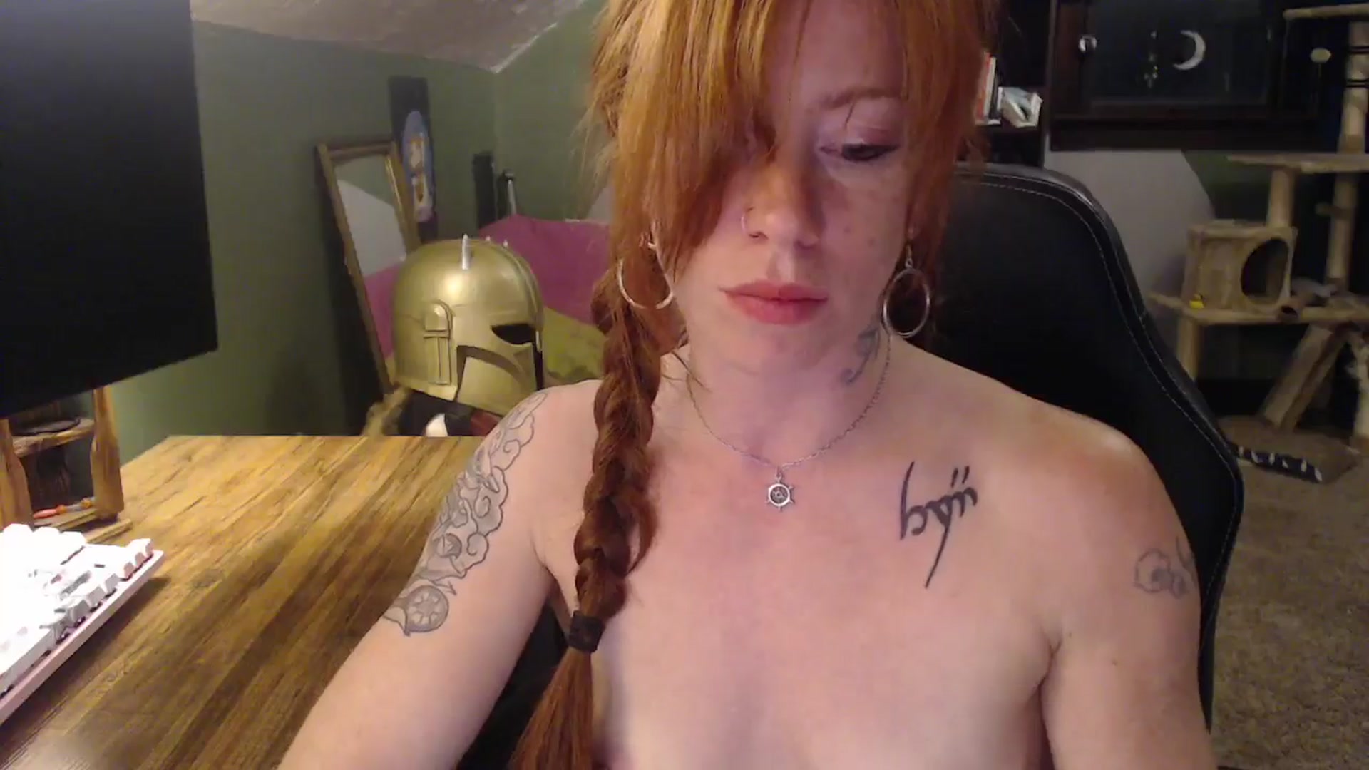 Gallery image thumbnail from AstraeaSiren's myfreecams stream on, 05/19/2025, 08:10 image 11 of 20