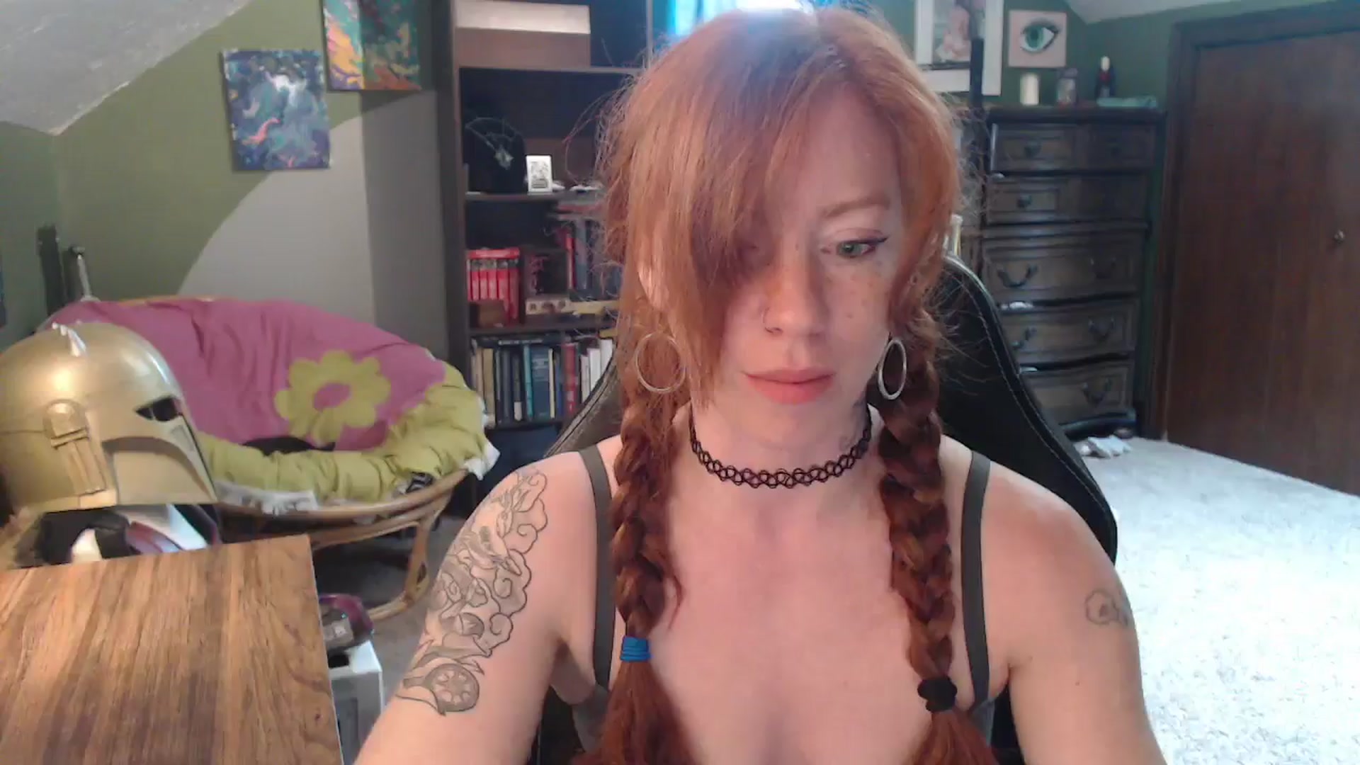 Gallery image thumbnail from AstraeaSiren's myfreecams stream on, 05/30/2025, 18:04 image 13 of 20