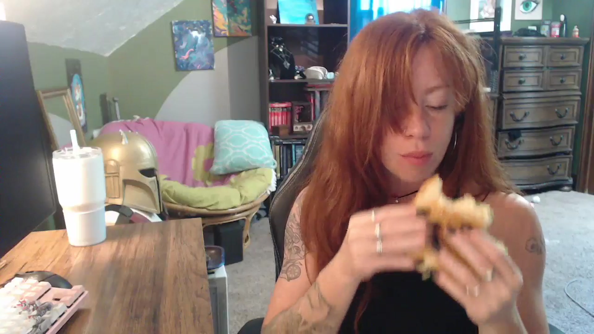 Gallery image thumbnail from AstraeaSiren's myfreecams stream on, 08/18/2025, 19:45 image 3 of 20