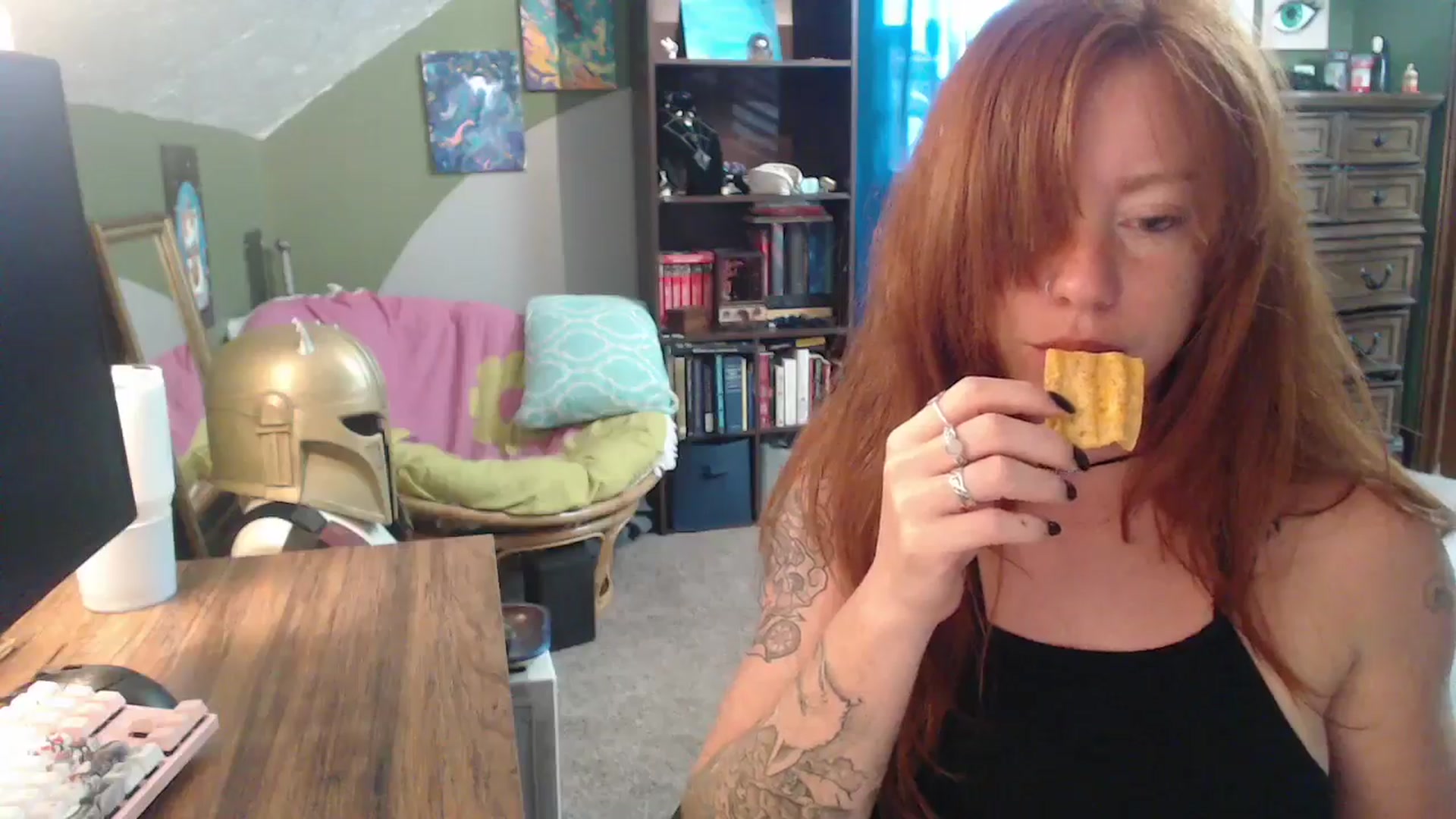 Gallery image thumbnail from AstraeaSiren's myfreecams stream on, 08/18/2025, 19:45 image 14 of 20