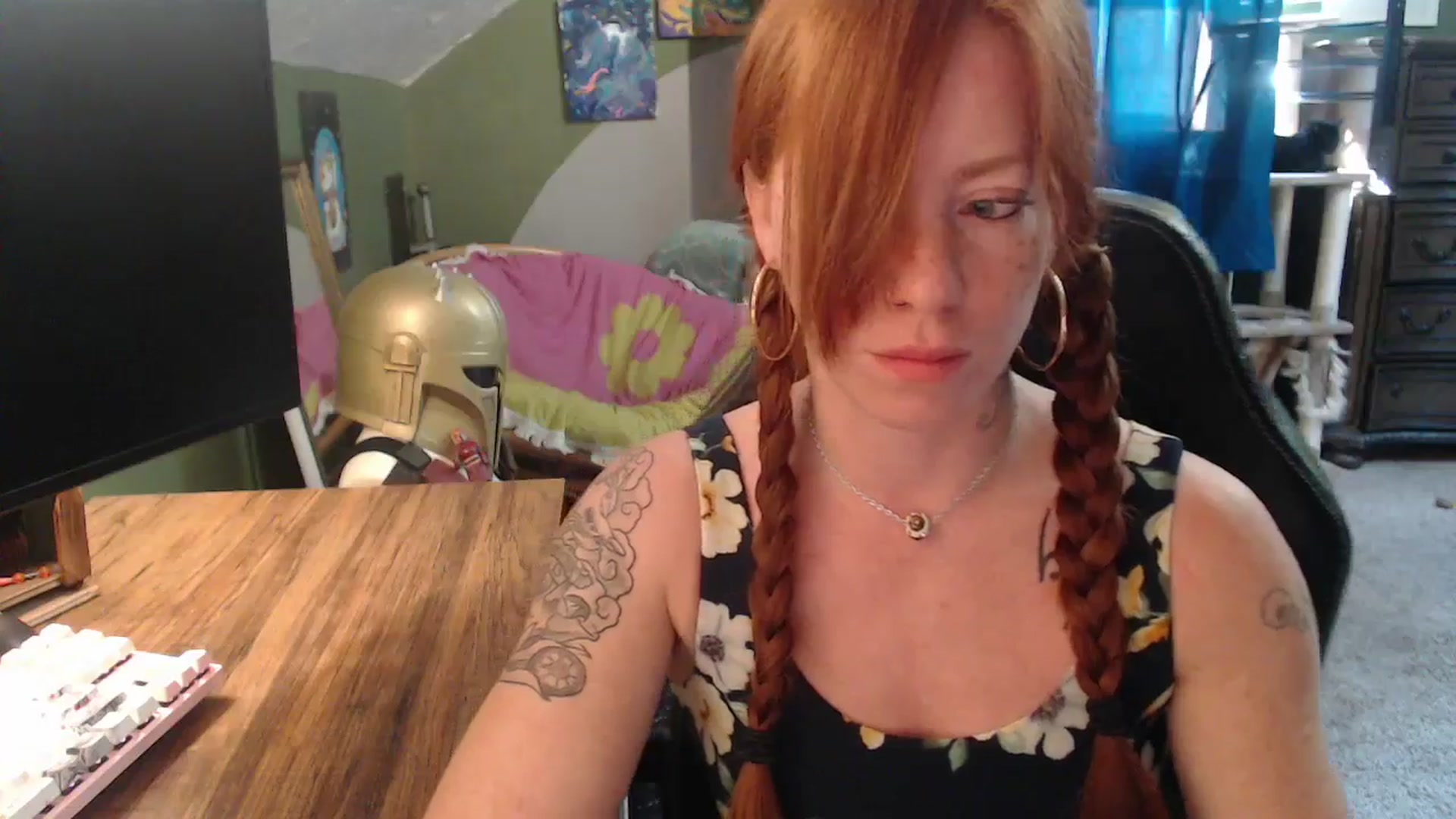Gallery image thumbnail from AstraeaSiren's myfreecams stream on, 10/06/2025, 20:02 image 3 of 20