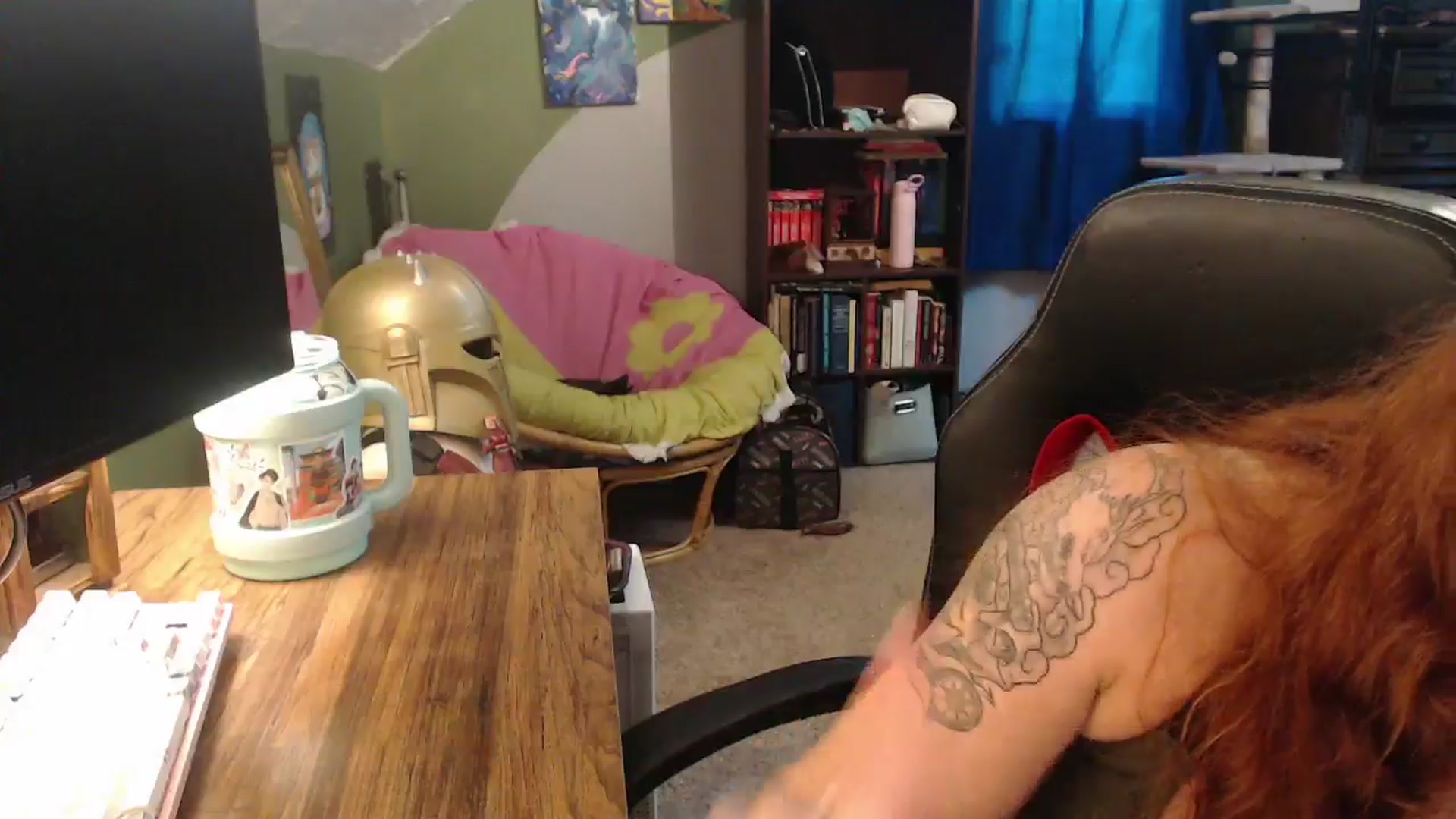 Gallery image thumbnail from AstraeaSiren's myfreecams stream on, 10/27/2025, 20:51 image 6 of 20