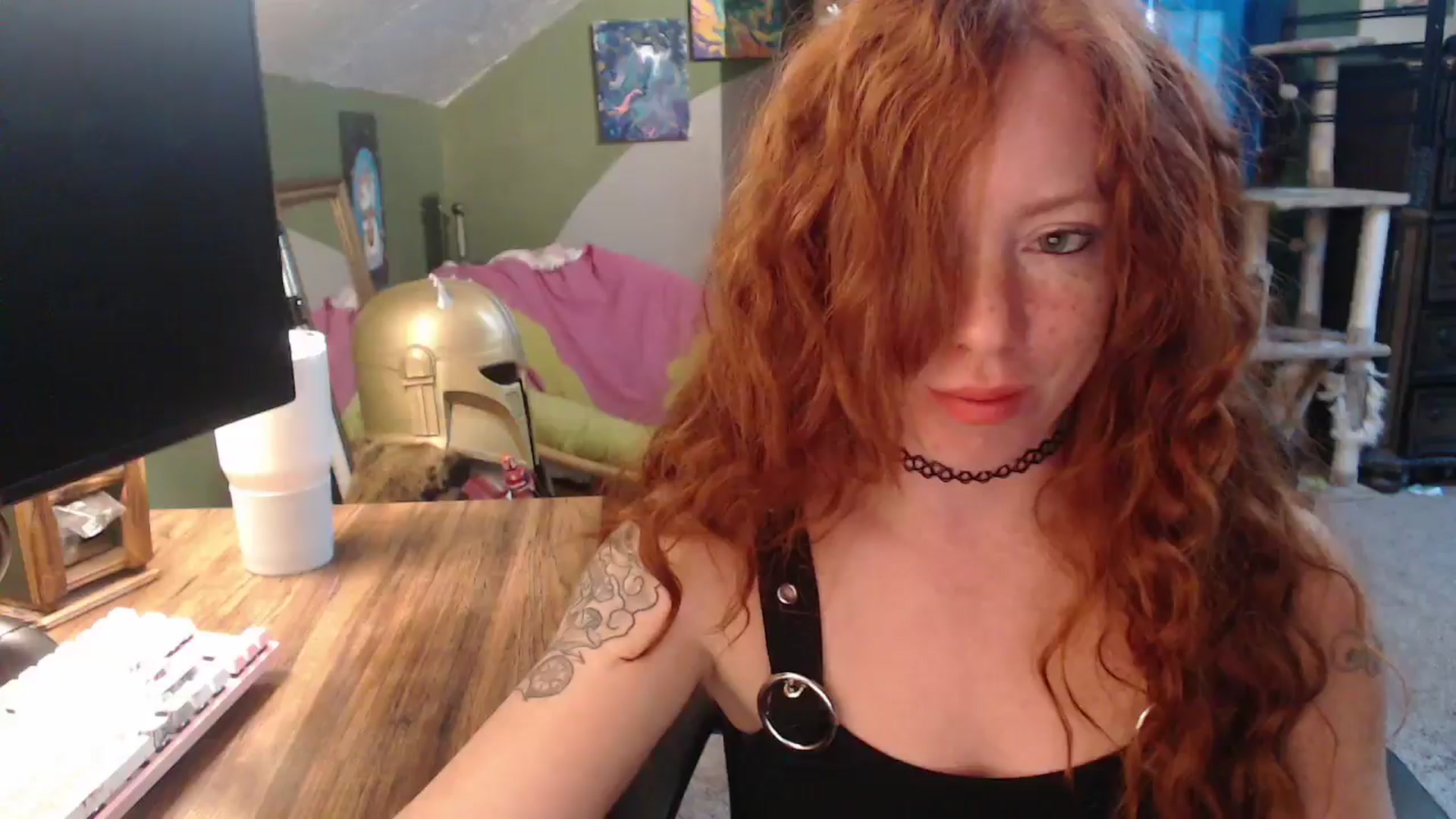 Gallery image thumbnail from AstraeaSiren's myfreecams stream on, 11/03/2025, 19:16 image 17 of 20