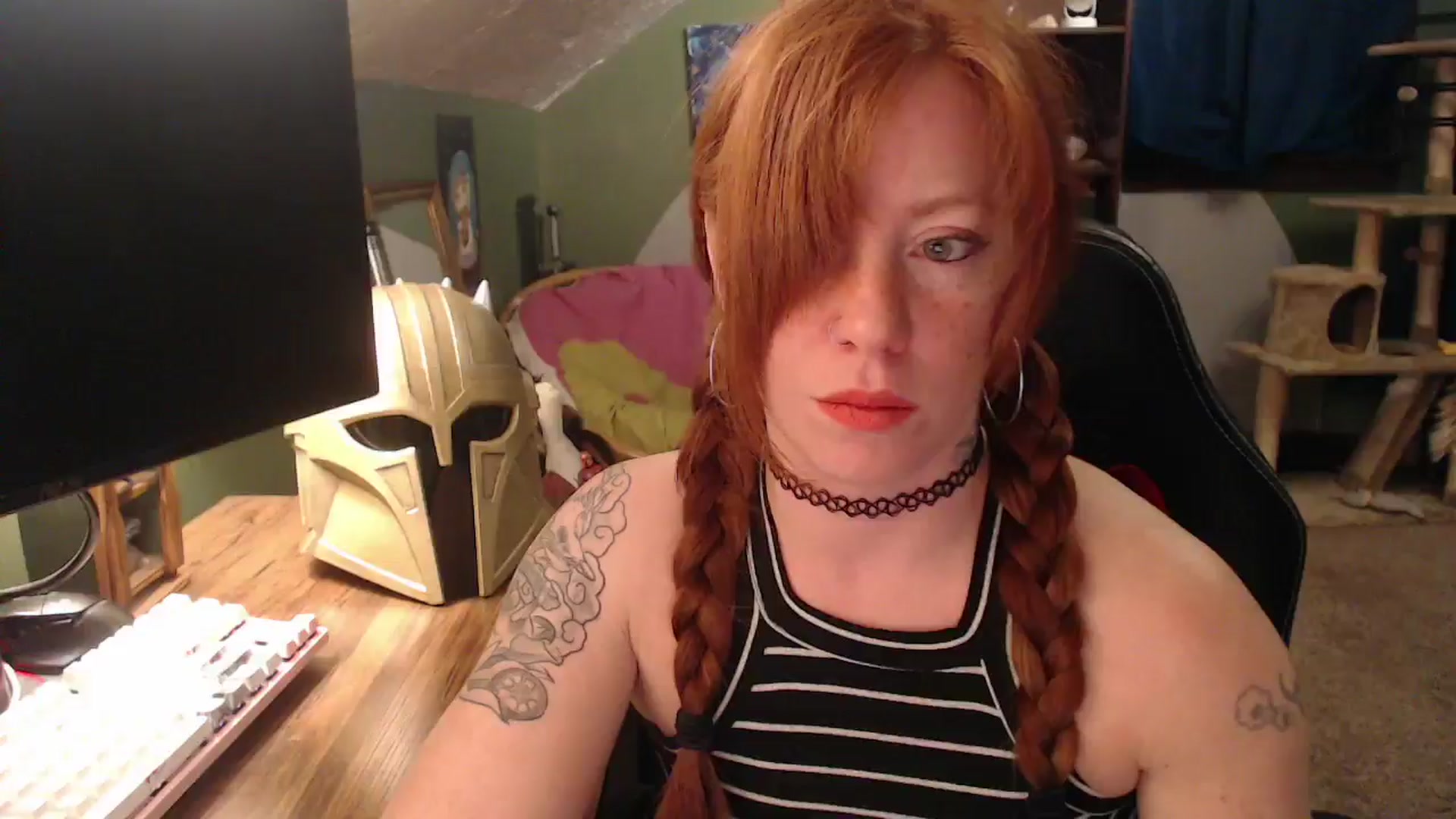 Gallery image thumbnail from AstraeaSiren's myfreecams stream on, 12/09/2025, 05:05 image 1 of 20