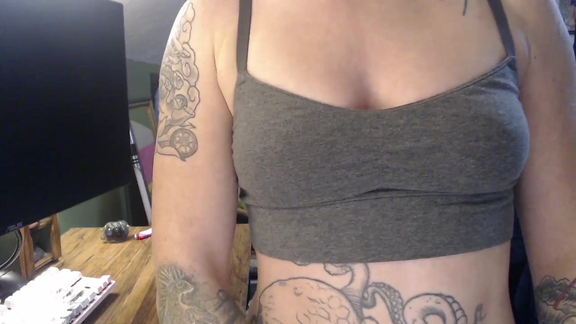 Gallery image thumbnail from AstraeaSiren's myfreecams stream on, 12/19/2025, 20:47 image 6 of 20