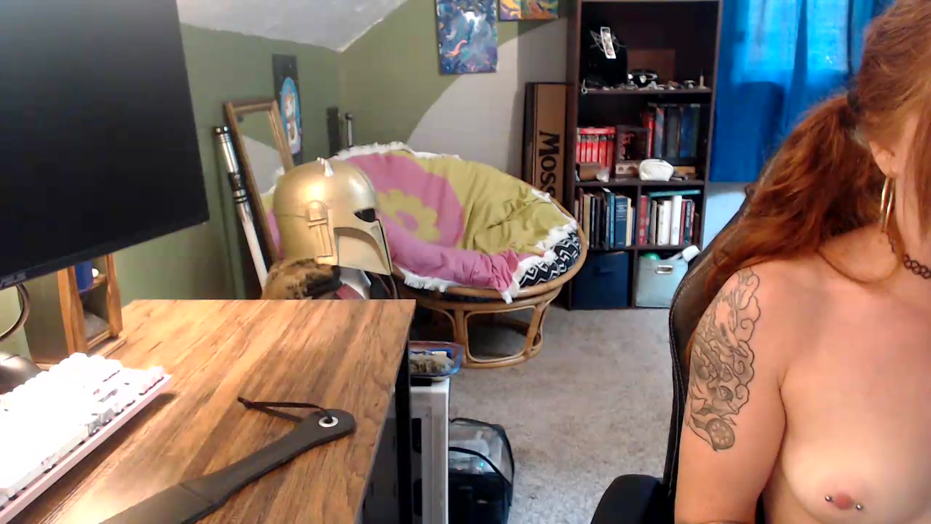Gallery image thumbnail from AstraeaSiren's myfreecams stream on, 05/22/2026, 20:05 image 19 of 20