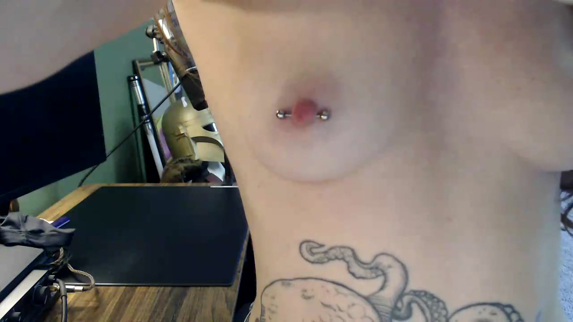 Gallery image thumbnail from AstraeaSiren's myfreecams stream on, 06/24/2026, 19:06 image 17 of 20