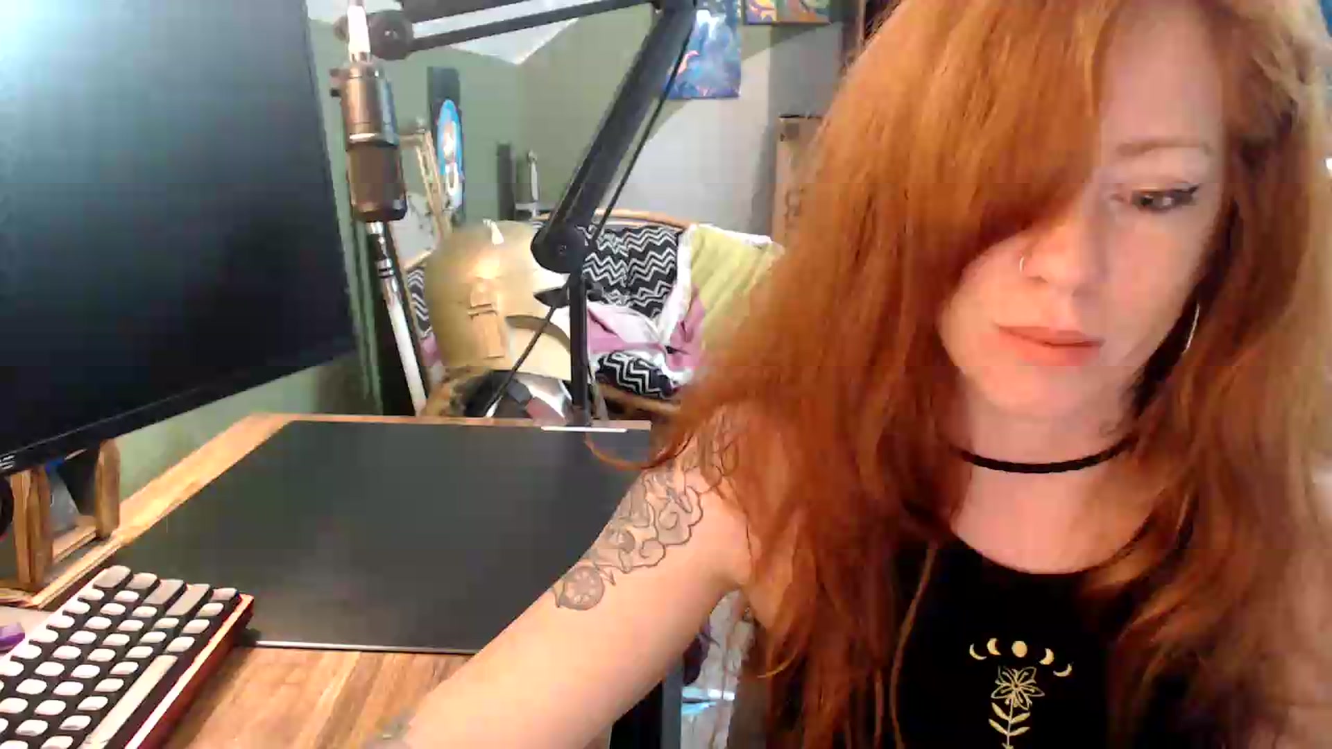 Gallery image thumbnail from AstraeaSiren's myfreecams stream on, 07/29/2026, 18:05 image 17 of 20