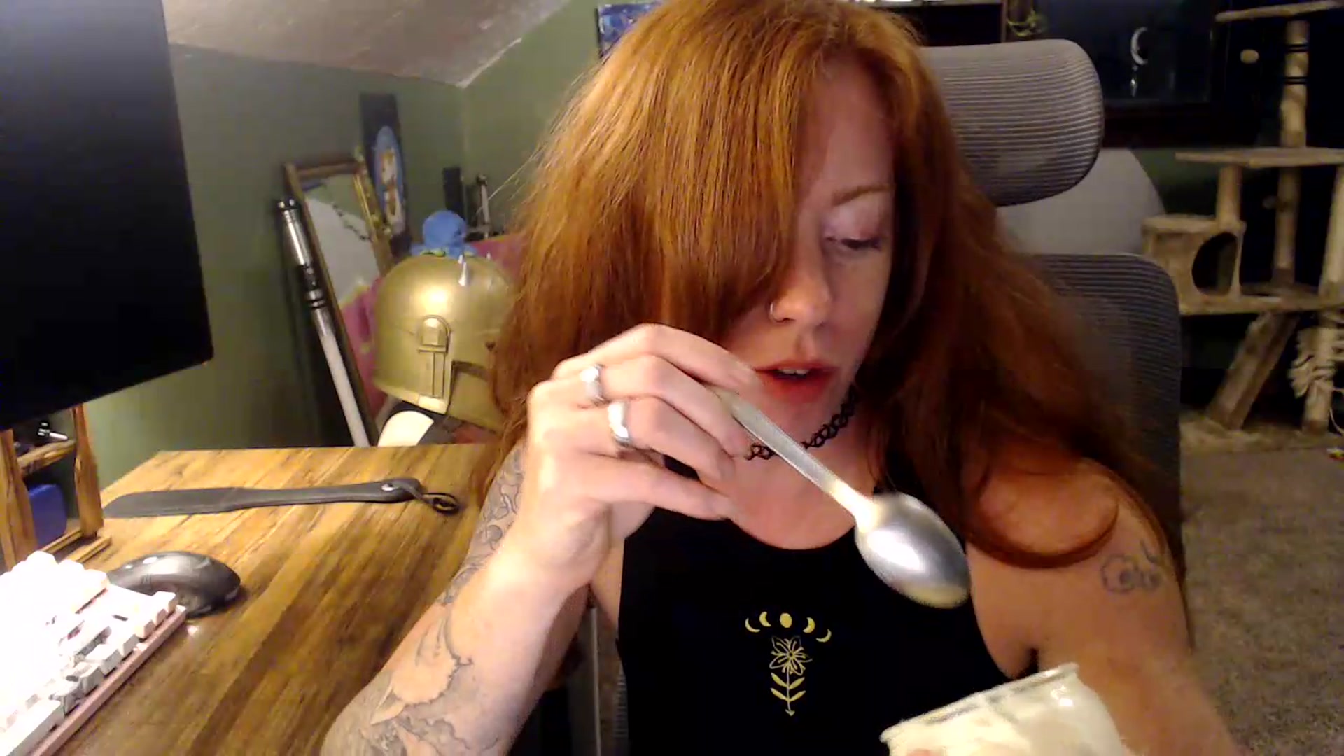 Gallery image thumbnail from AstraeaSiren's myfreecams stream on, 08/20/2026, 04:15 image 12 of 20