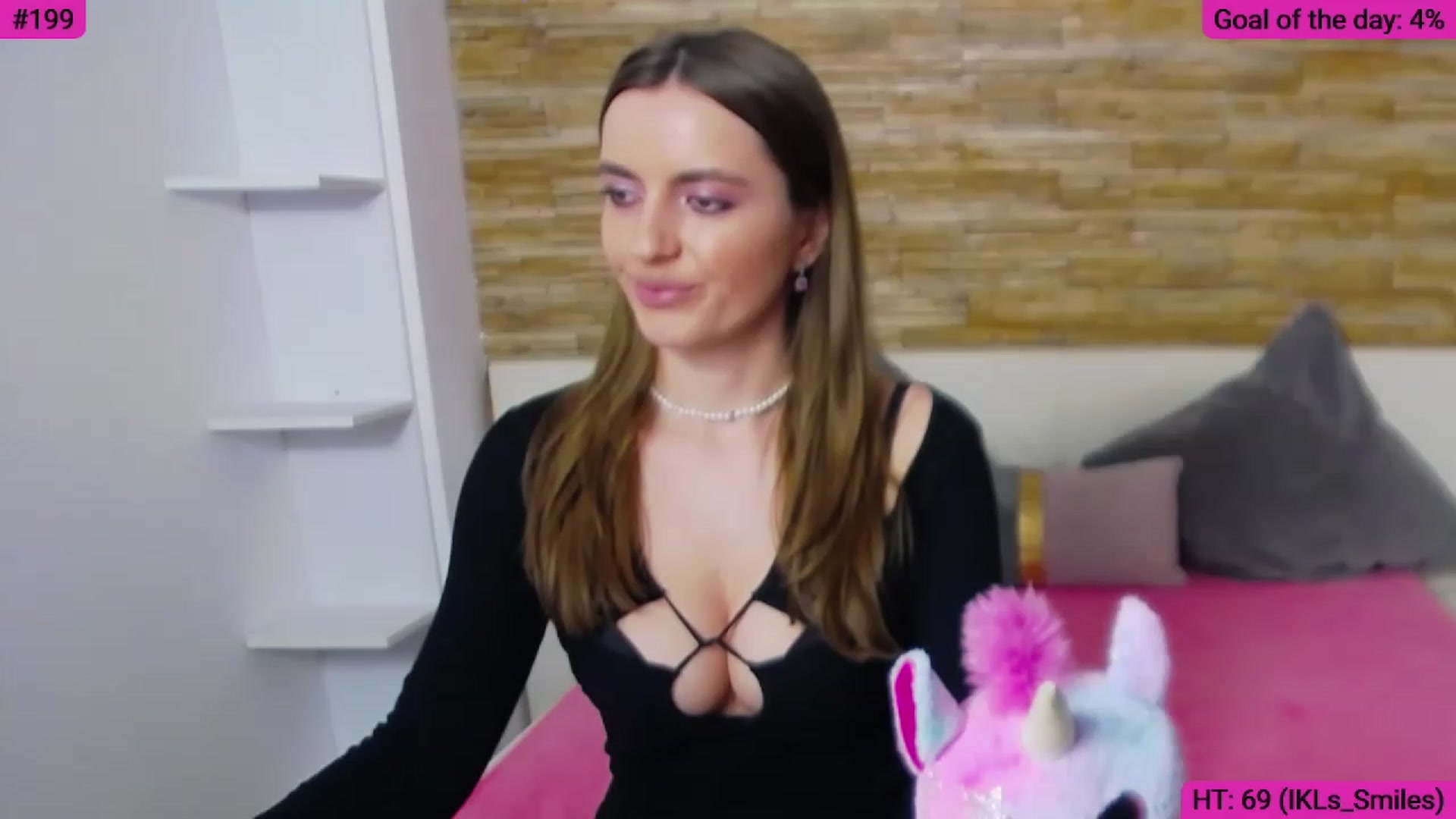 Gallery image thumbnail from AstridLuna_'s myfreecams stream on, 11/30/2022, 22:23 image 18 of 20