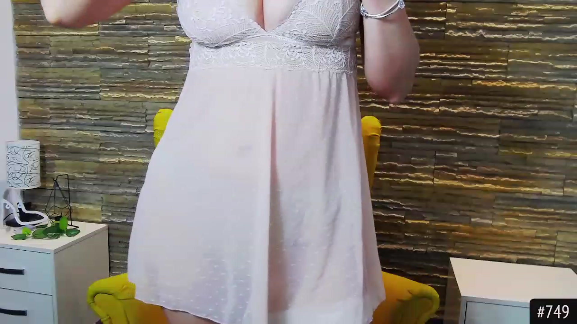 Gallery image thumbnail from AstridLuna_'s myfreecams stream on, 12/05/2022, 18:59 image 9 of 20