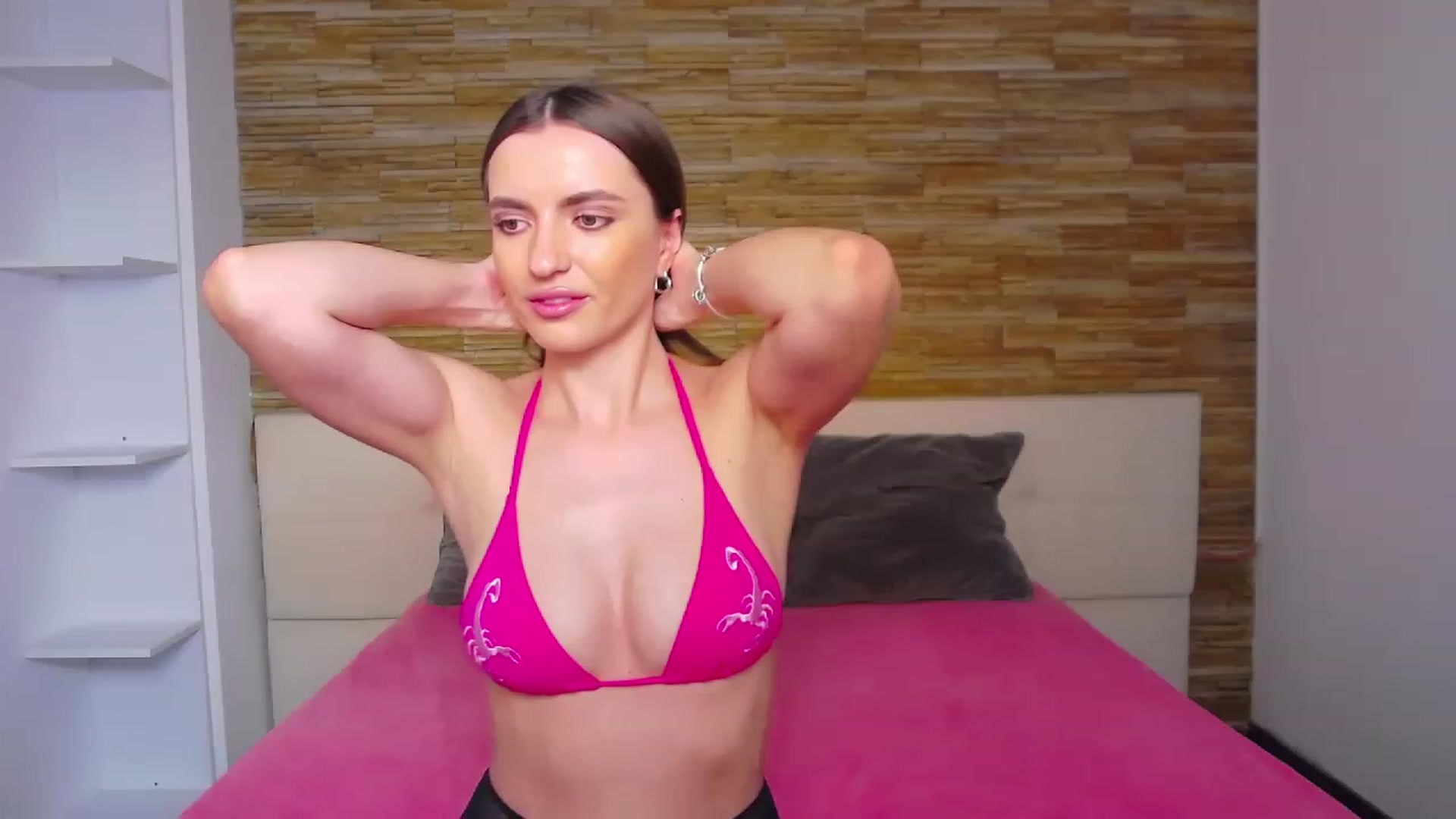Gallery image thumbnail from AstridLuna_'s myfreecams stream on, 12/07/2022, 17:15 image 14 of 20