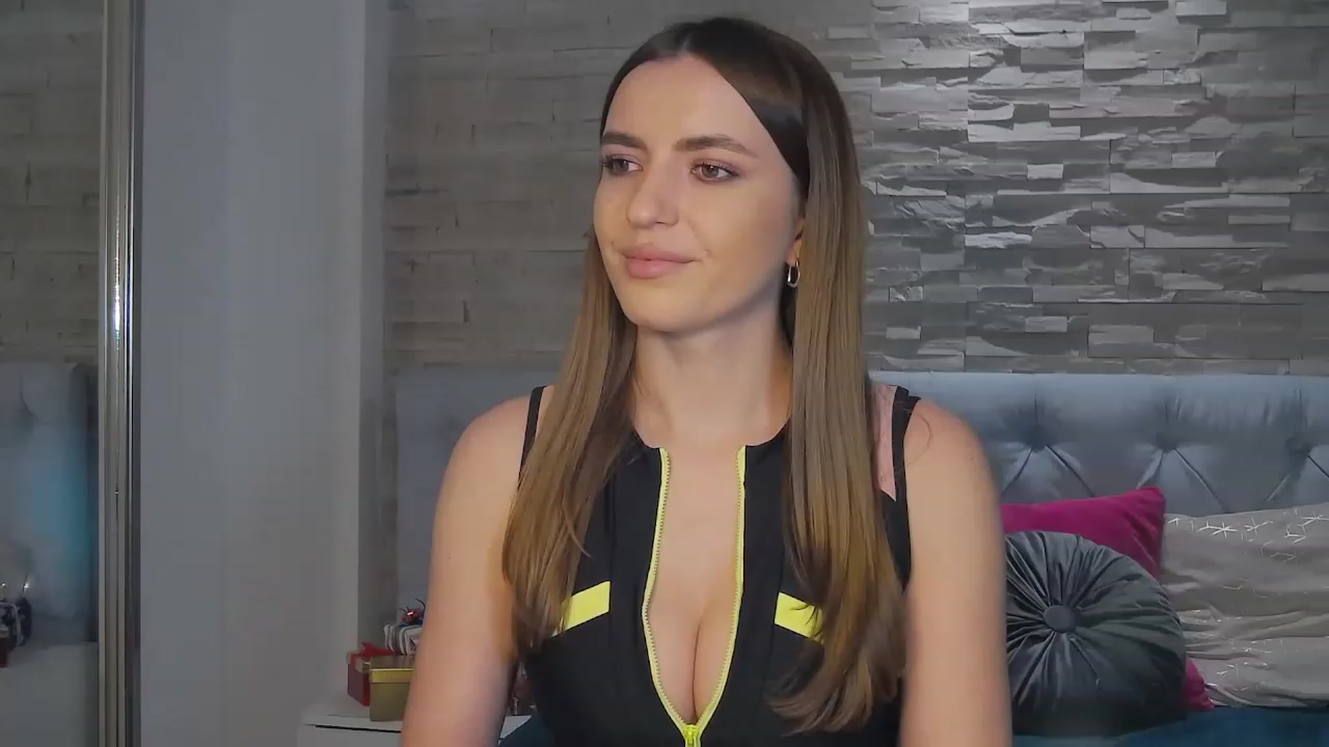 Gallery image thumbnail from AstridLuna_'s myfreecams stream on, 12/08/2022, 13:55 image 2 of 20
