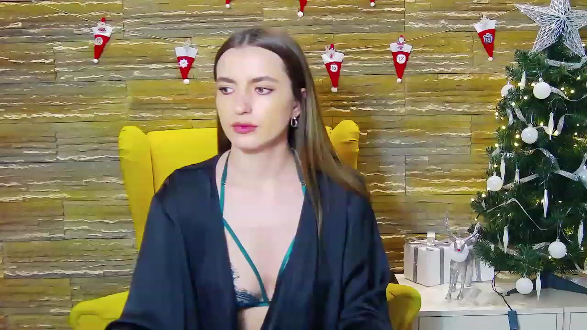 Gallery image thumbnail from AstridLuna_'s myfreecams stream on, 12/15/2022, 02:54 image 8 of 20