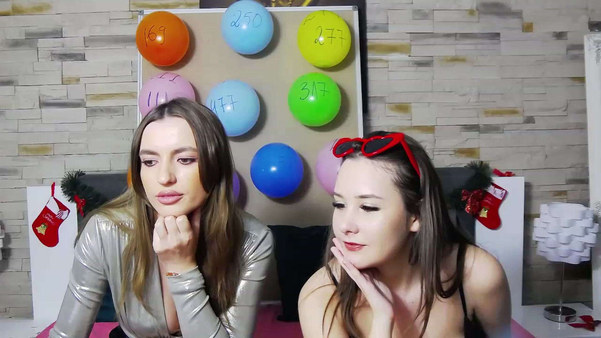 Gallery image thumbnail from AstridLuna_'s myfreecams stream on, 12/15/2022, 15:28 image 10 of 20