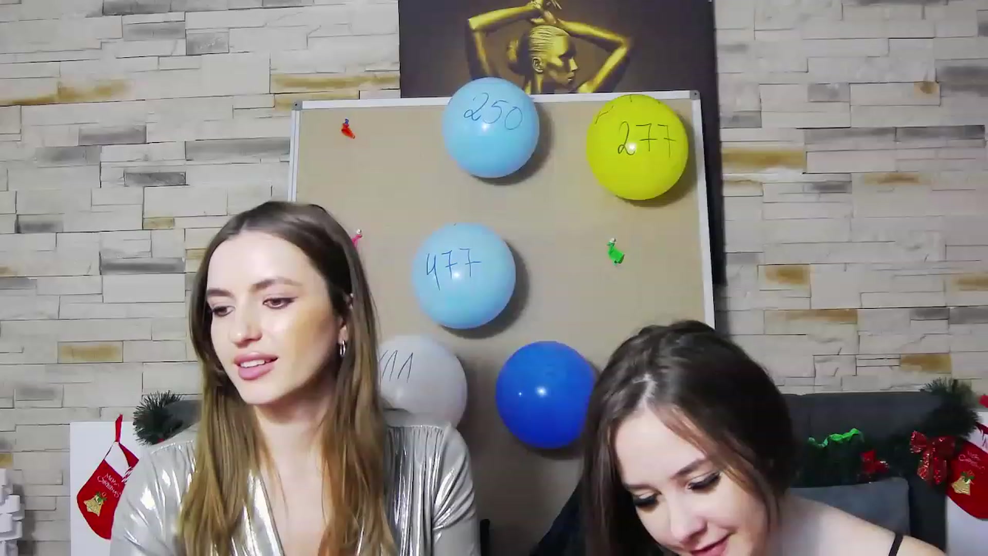 Gallery image thumbnail from AstridLuna_'s myfreecams stream on, 12/15/2022, 19:30 image 15 of 20
