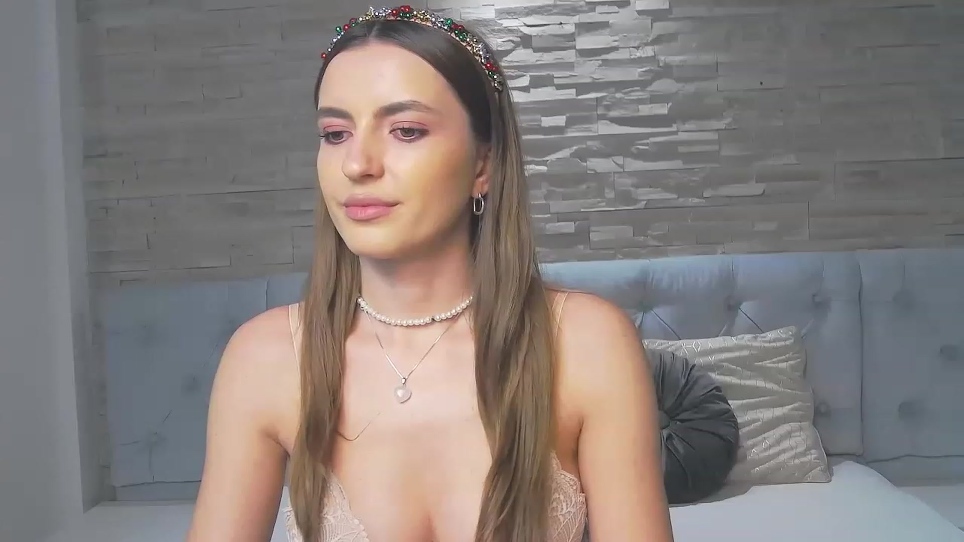 Gallery image thumbnail from AstridLuna_'s myfreecams stream on, 12/27/2022, 19:53 image 5 of 20