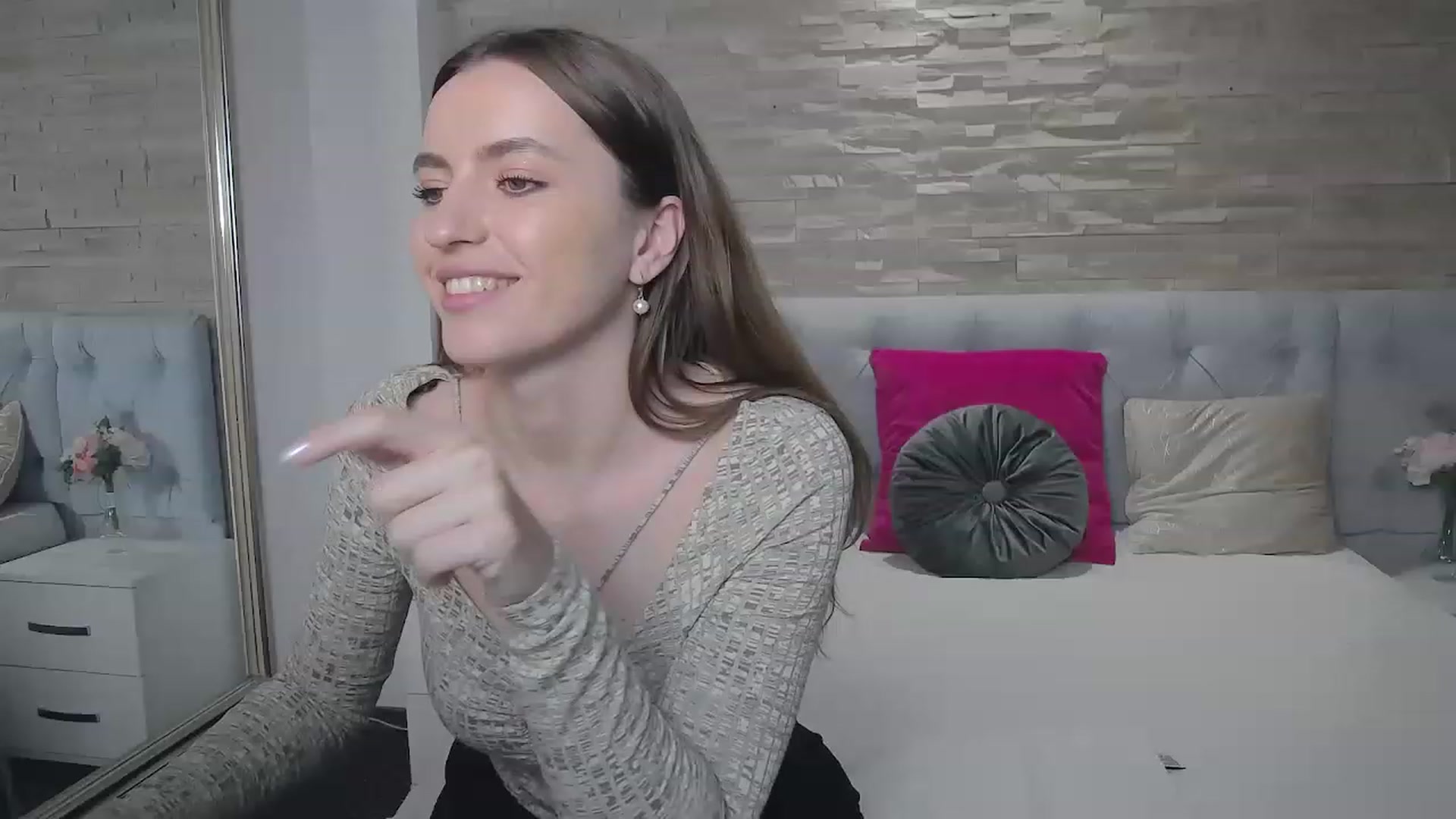 Gallery image thumbnail from AstridLuna_'s myfreecams stream on, 01/13/2023, 24:24 image 11 of 20