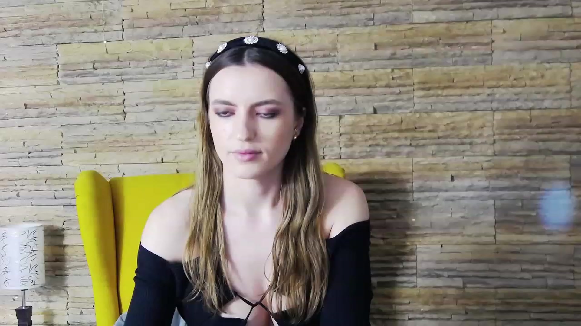 Gallery image thumbnail from AstridLuna_'s myfreecams stream on, 01/13/2023, 21:06 image 12 of 20
