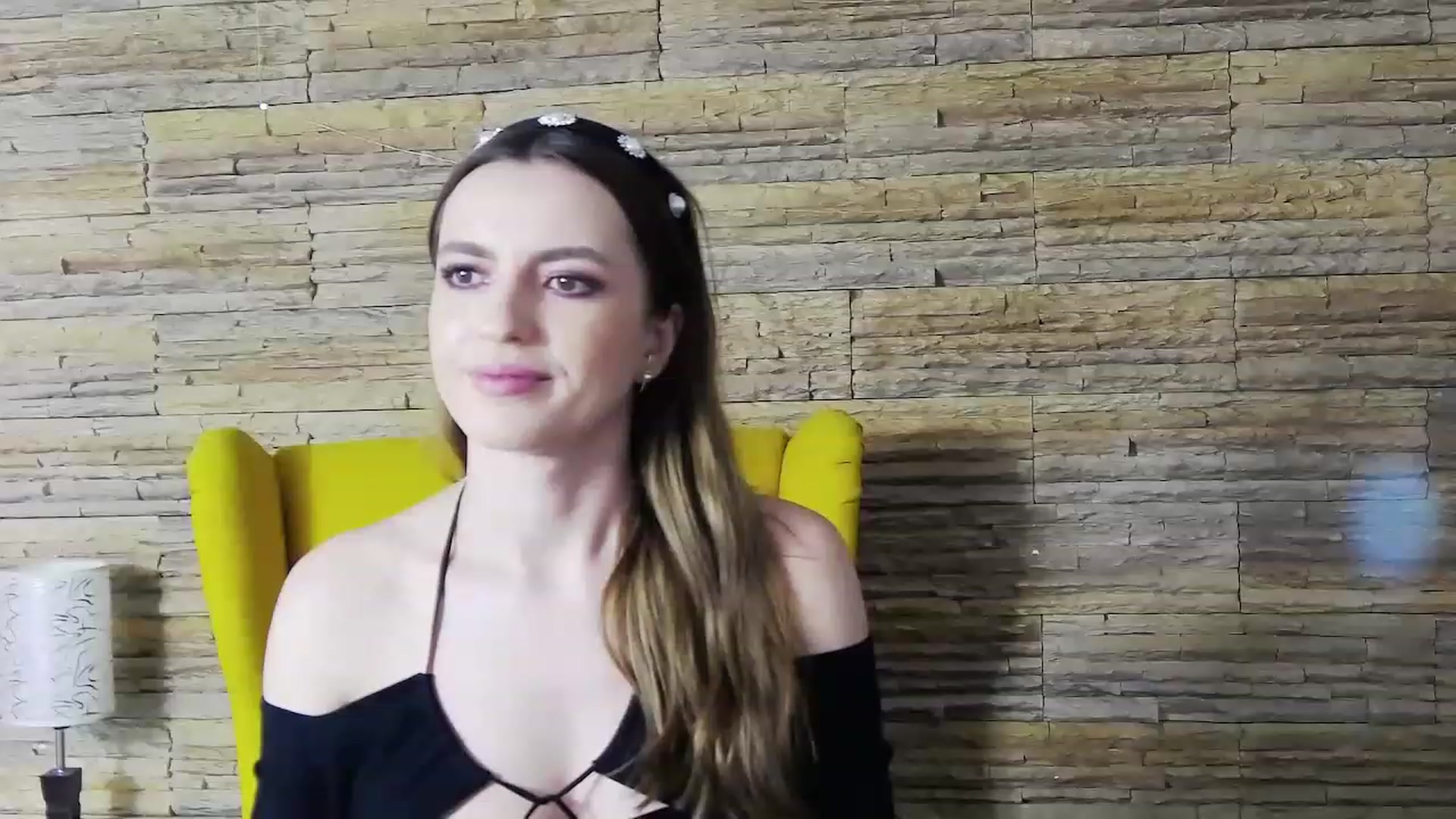 Gallery image thumbnail from AstridLuna_'s myfreecams stream on, 01/13/2023, 21:06 image 17 of 20