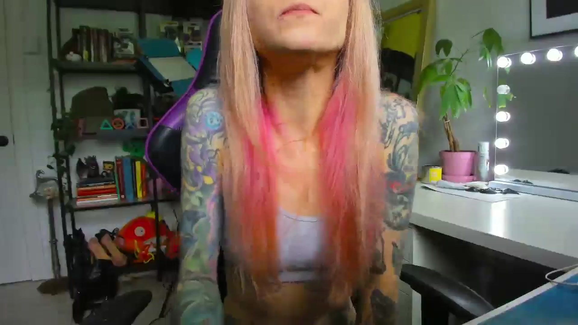 Gallery image thumbnail from AstridLuxe's myfreecams stream on, 06/07/2024, 14:51 image 16 of 20