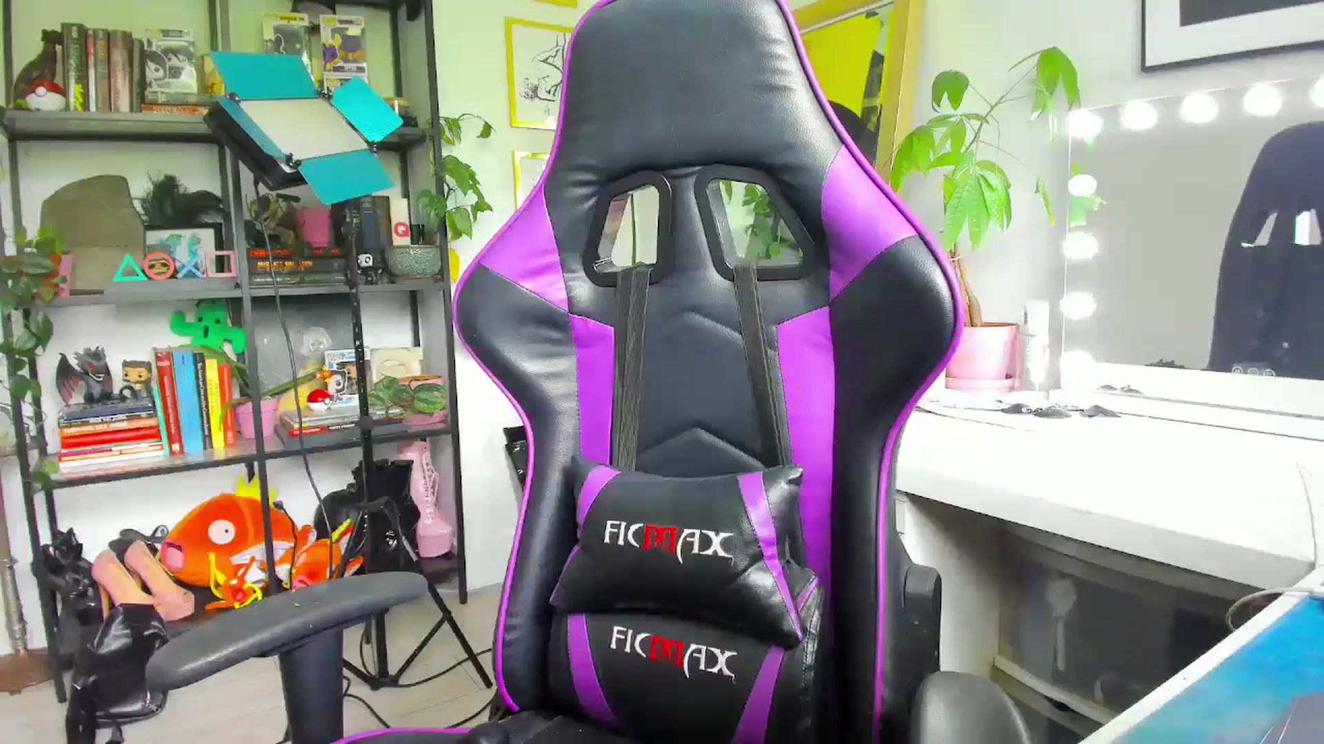 Gallery image thumbnail from AstridLuxe's myfreecams stream on, 06/07/2024, 15:20 image 15 of 20