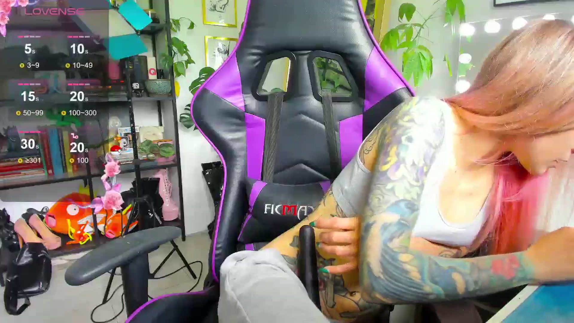 Gallery image thumbnail from AstridLuxe's myfreecams stream on, 06/07/2024, 15:40 image 15 of 20