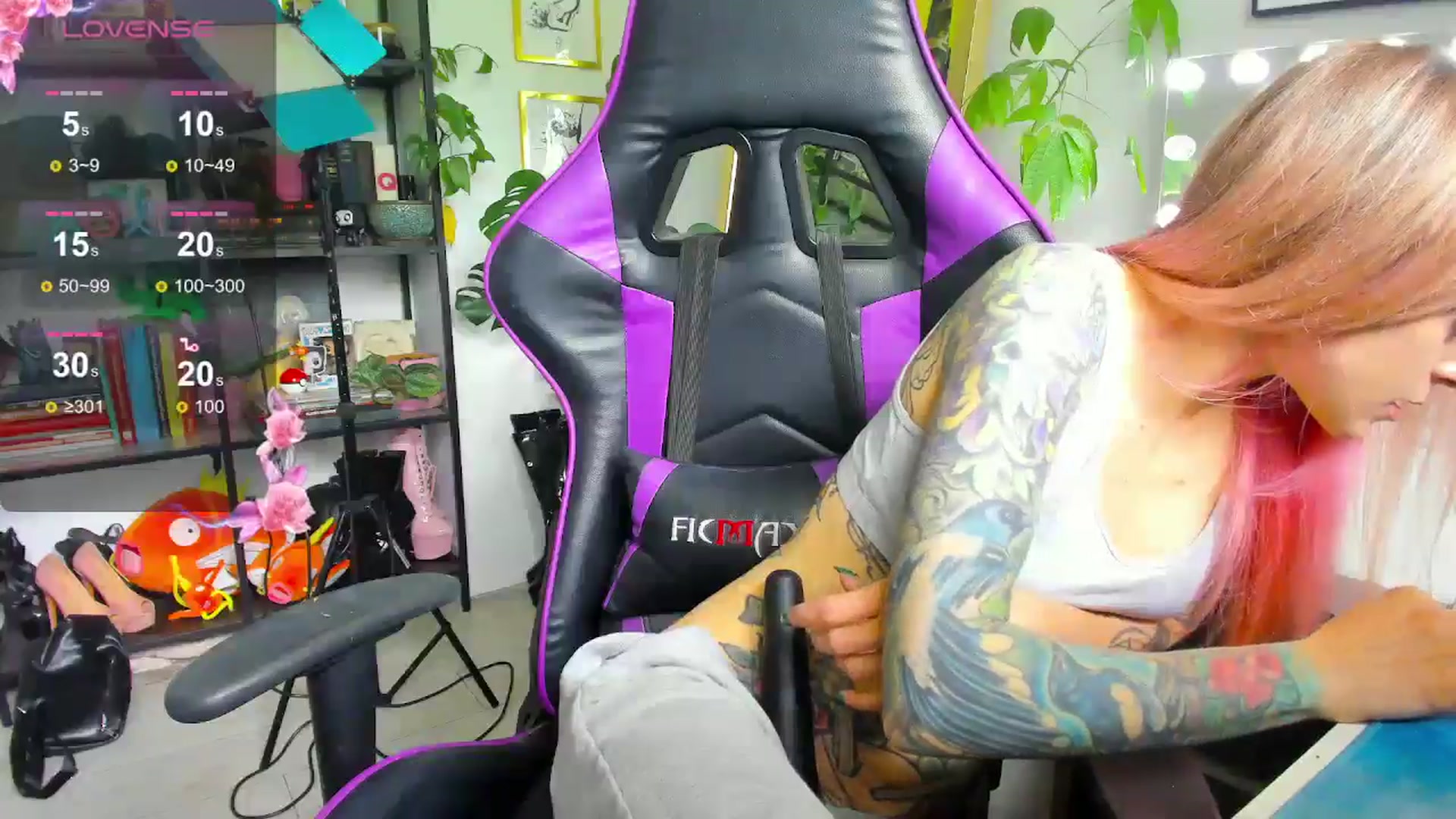 Gallery image thumbnail from AstridLuxe's myfreecams stream on, 06/07/2024, 15:40 image 13 of 20