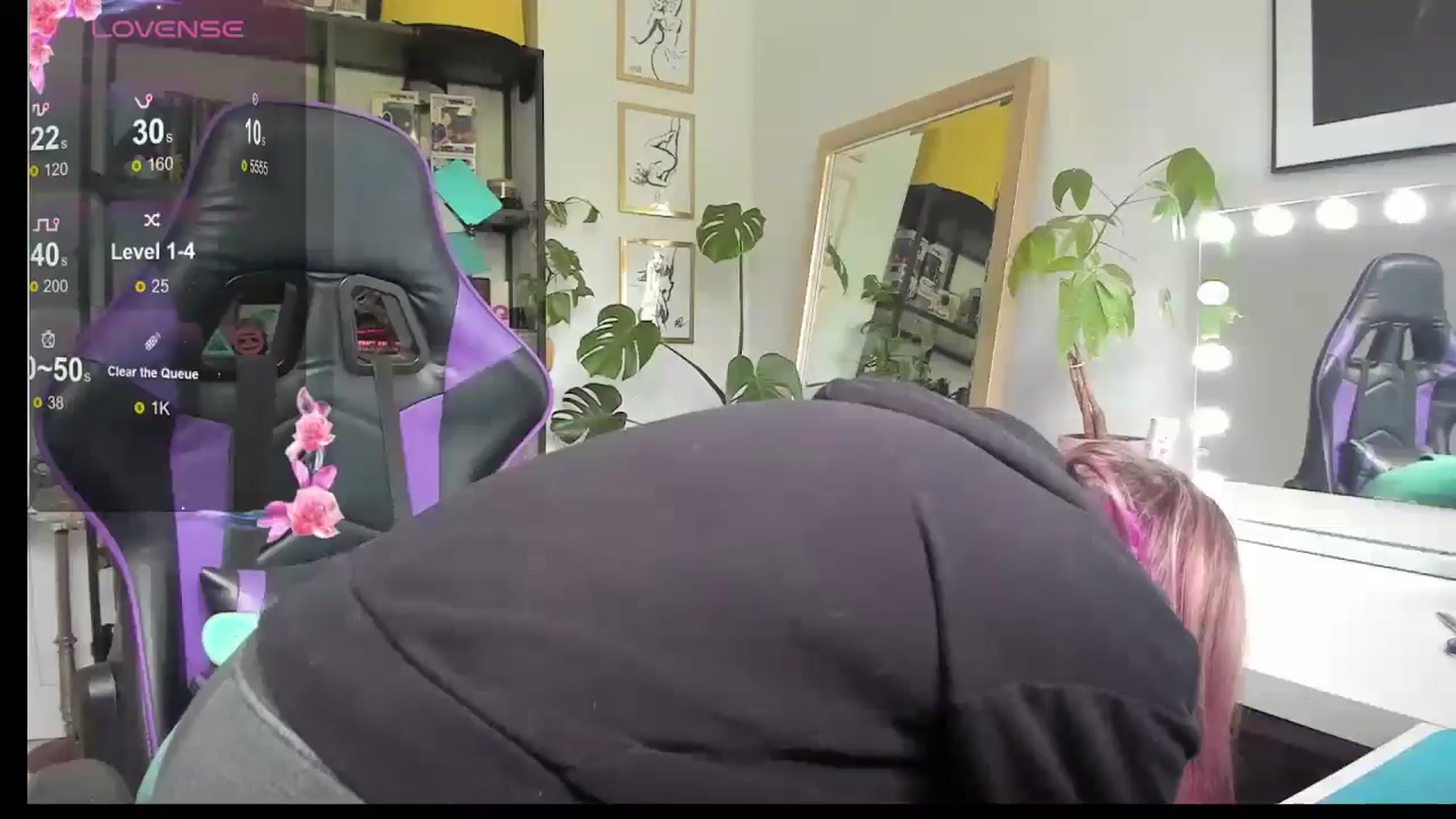 Gallery image thumbnail from AstridLuxe's myfreecams stream on, 06/10/2024, 13:31 image 2 of 20
