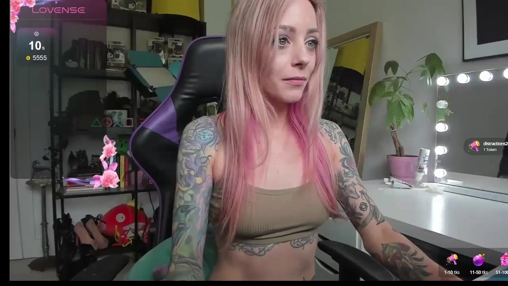 Gallery image thumbnail from AstridLuxe's myfreecams stream on, 06/10/2024, 13:31 image 6 of 20