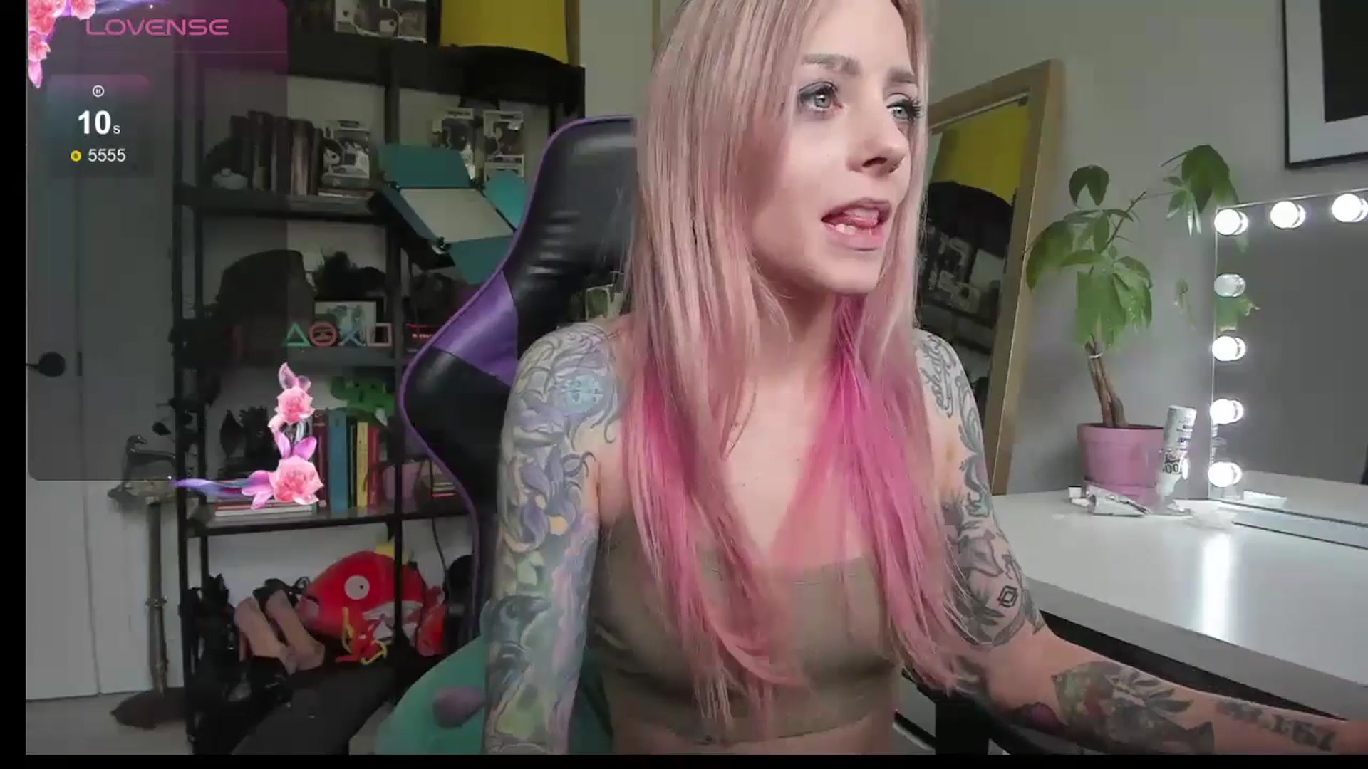 Gallery image thumbnail from AstridLuxe's myfreecams stream on, 06/10/2024, 13:31 image 10 of 20