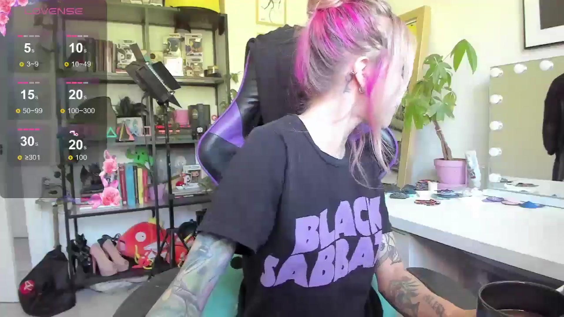 Gallery image thumbnail from AstridLuxe's myfreecams stream on, 06/14/2024, 13:51 image 7 of 20